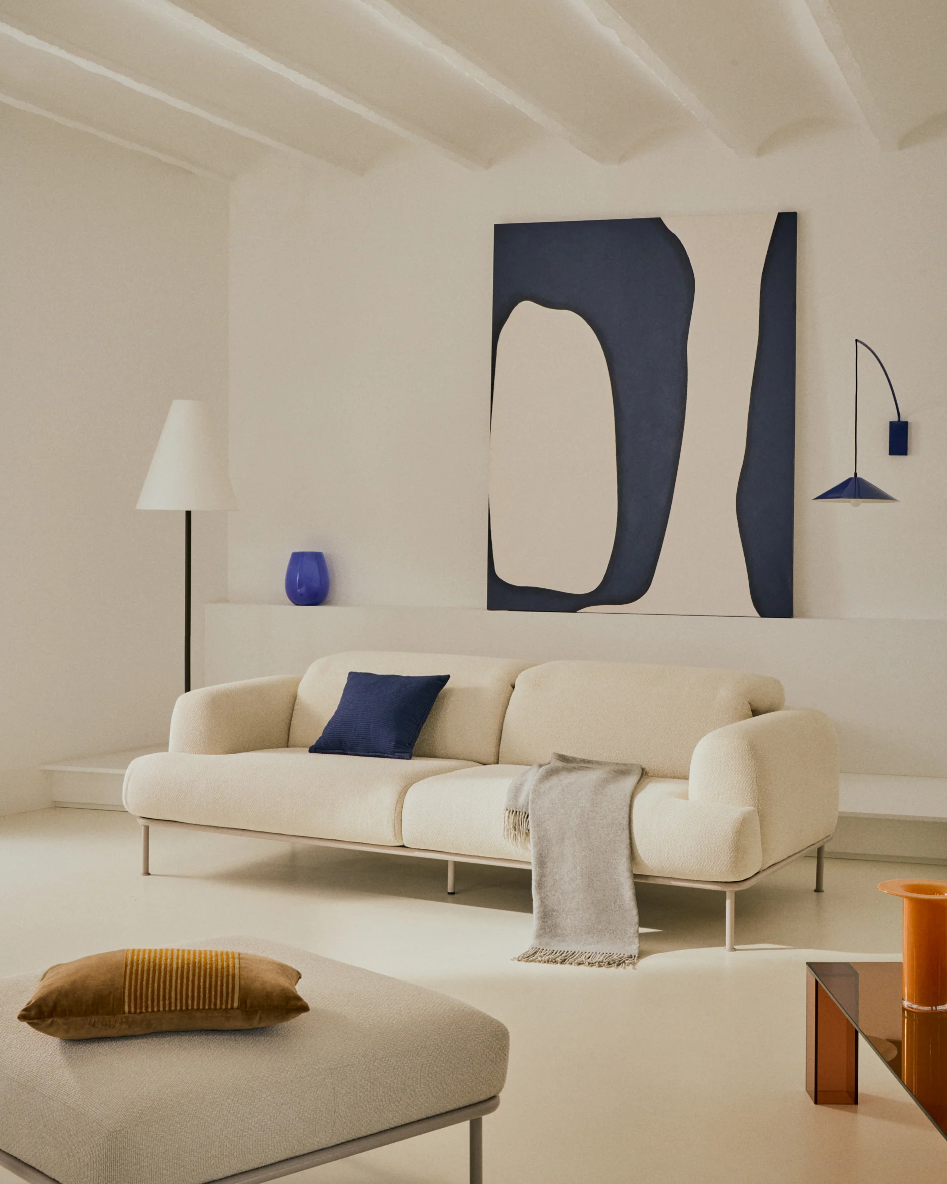 Aurum 2-seater sofa in ecru chenille with reclining headrest and matte beige metal base 214 cm FSC Mix Credit