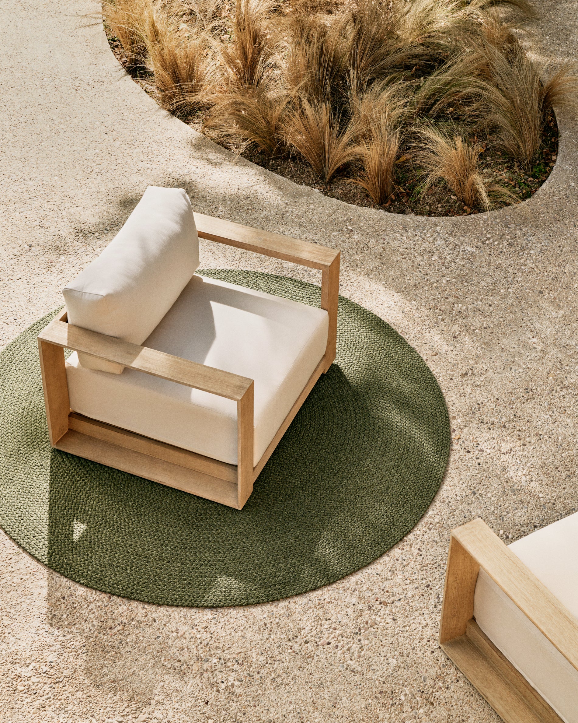 Ambra armchair in solid acacia wood with light finish FSC 100%