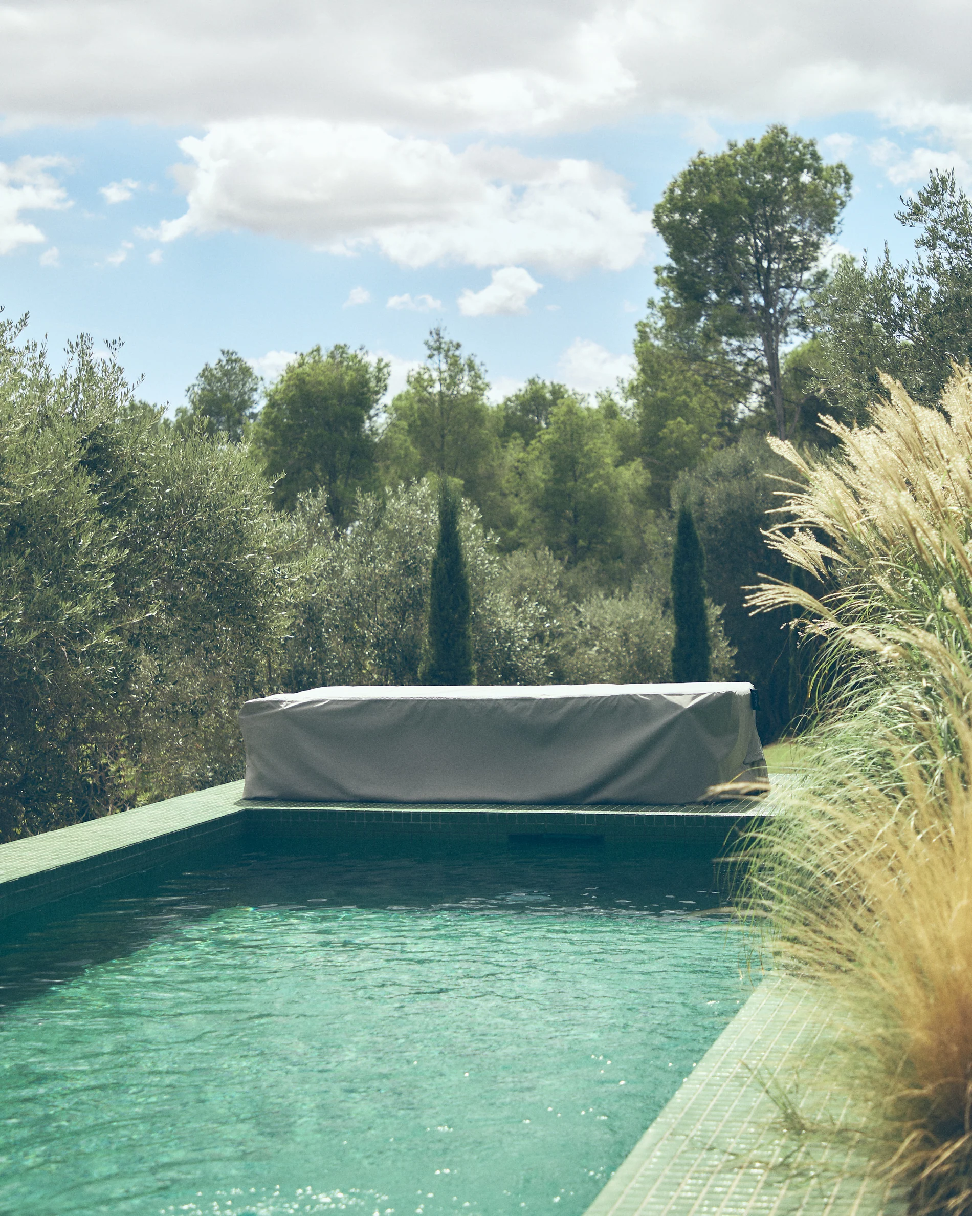 Iria protective cover for outdoor furniture max. 75 x 205 cm