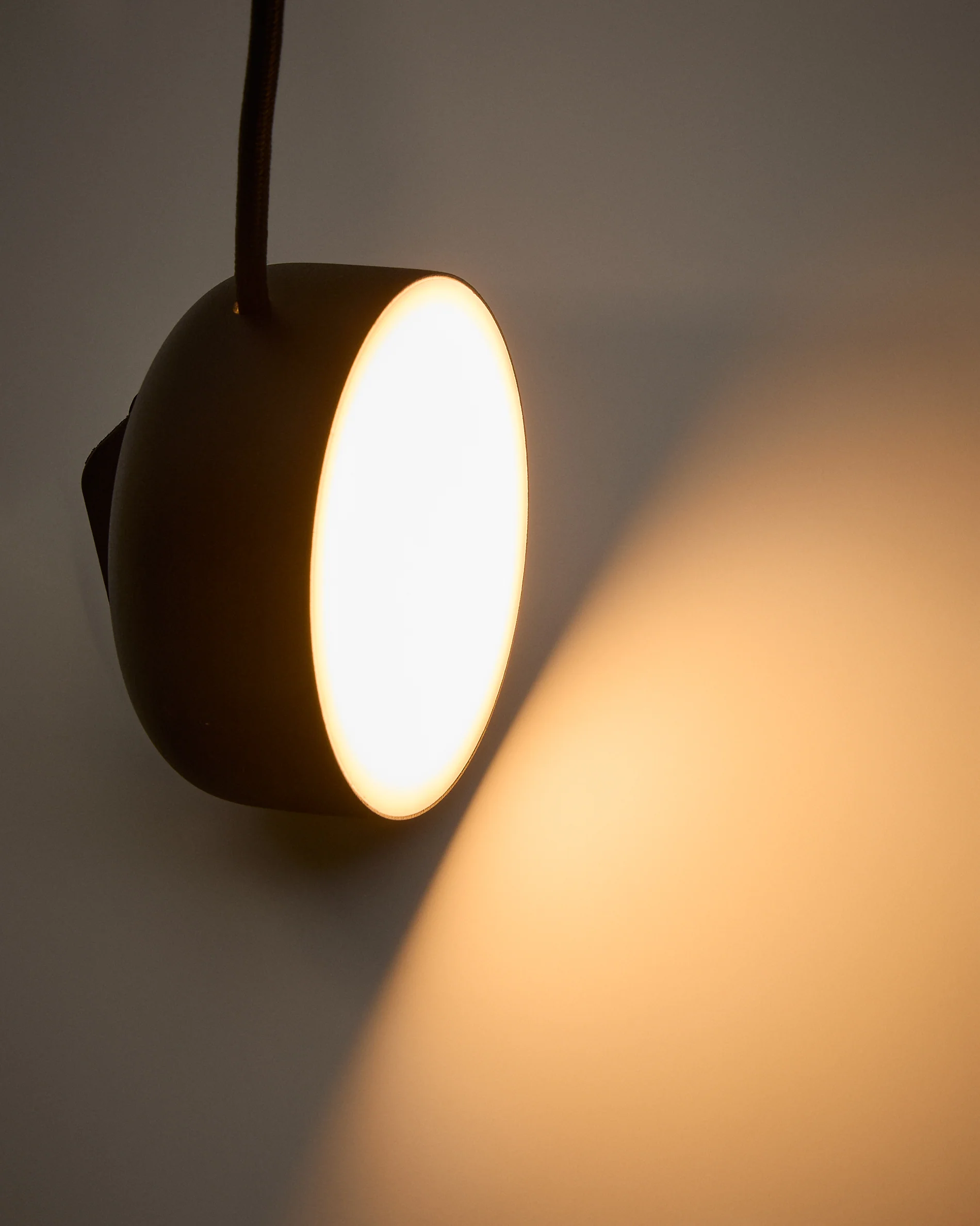 Orey black metal spotlight