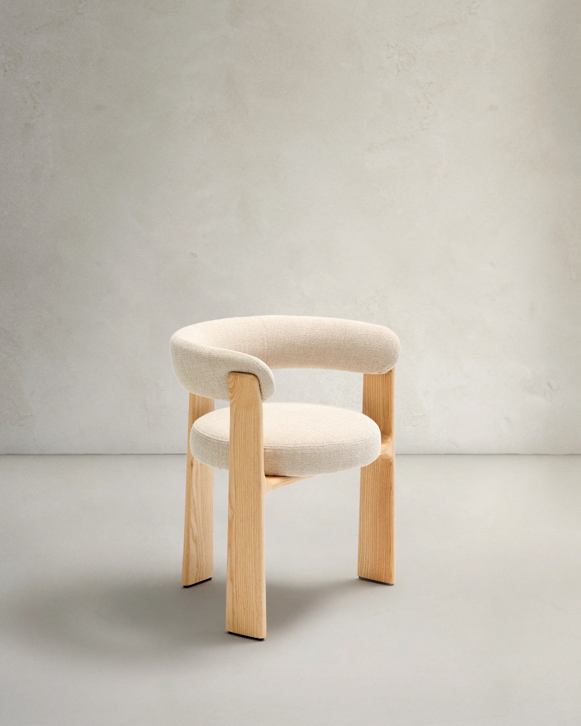 Granite 3-legged chair in beige chenille and solid ash wood in a natural tone finish FSC 100%