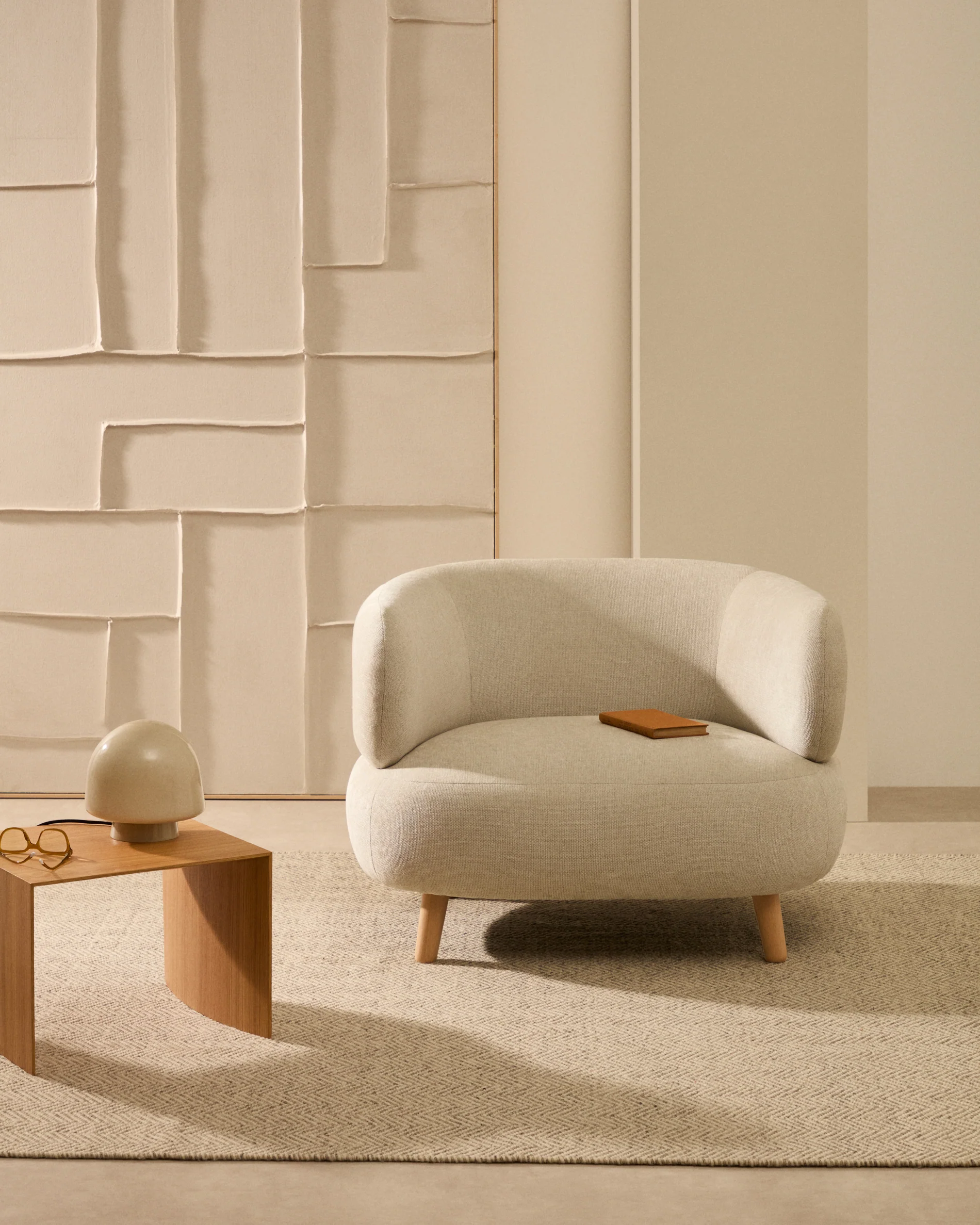 Luisa armchair in chenille pearl with solid beech wood legs 90 cm