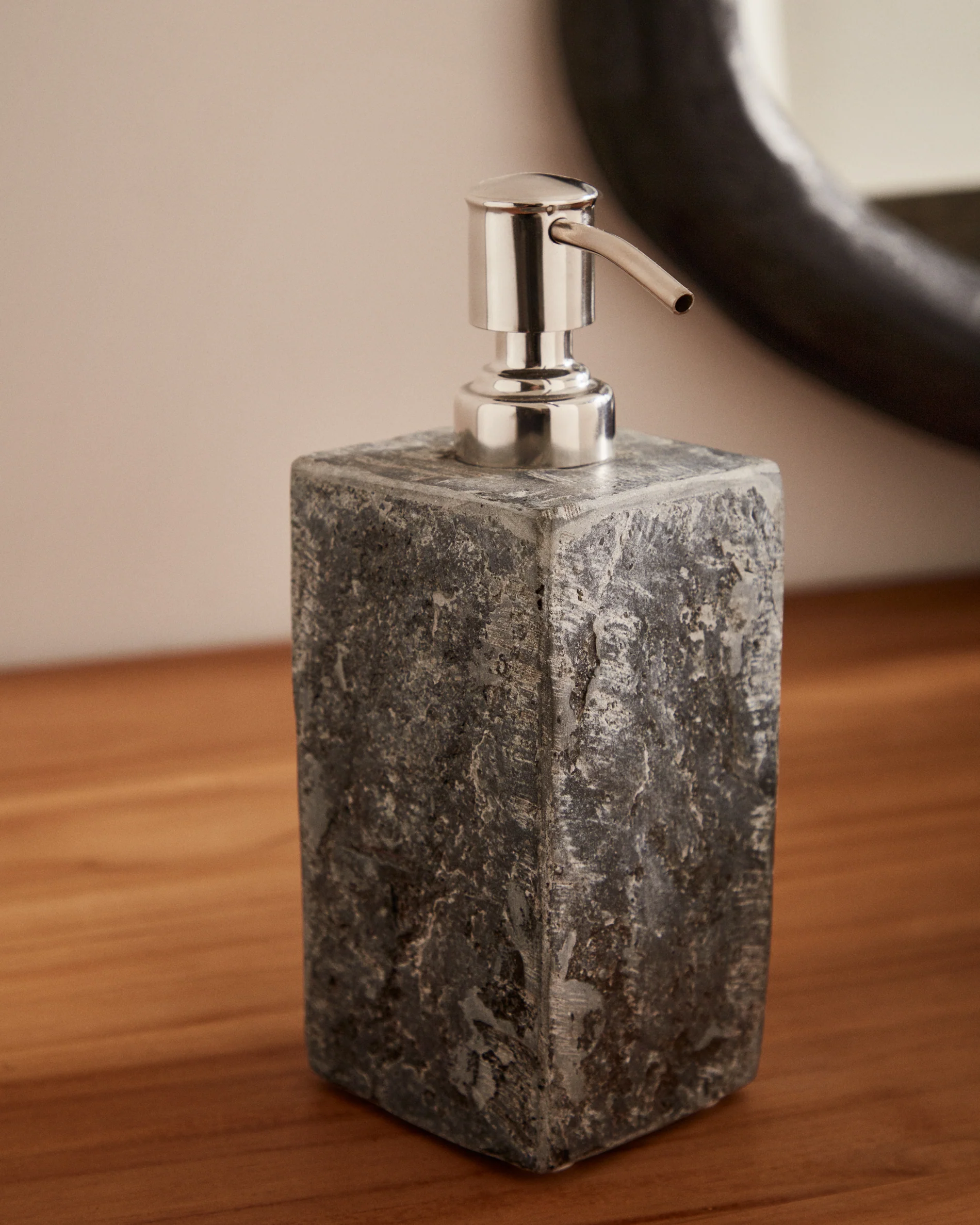 Macinne grey soap dispenser