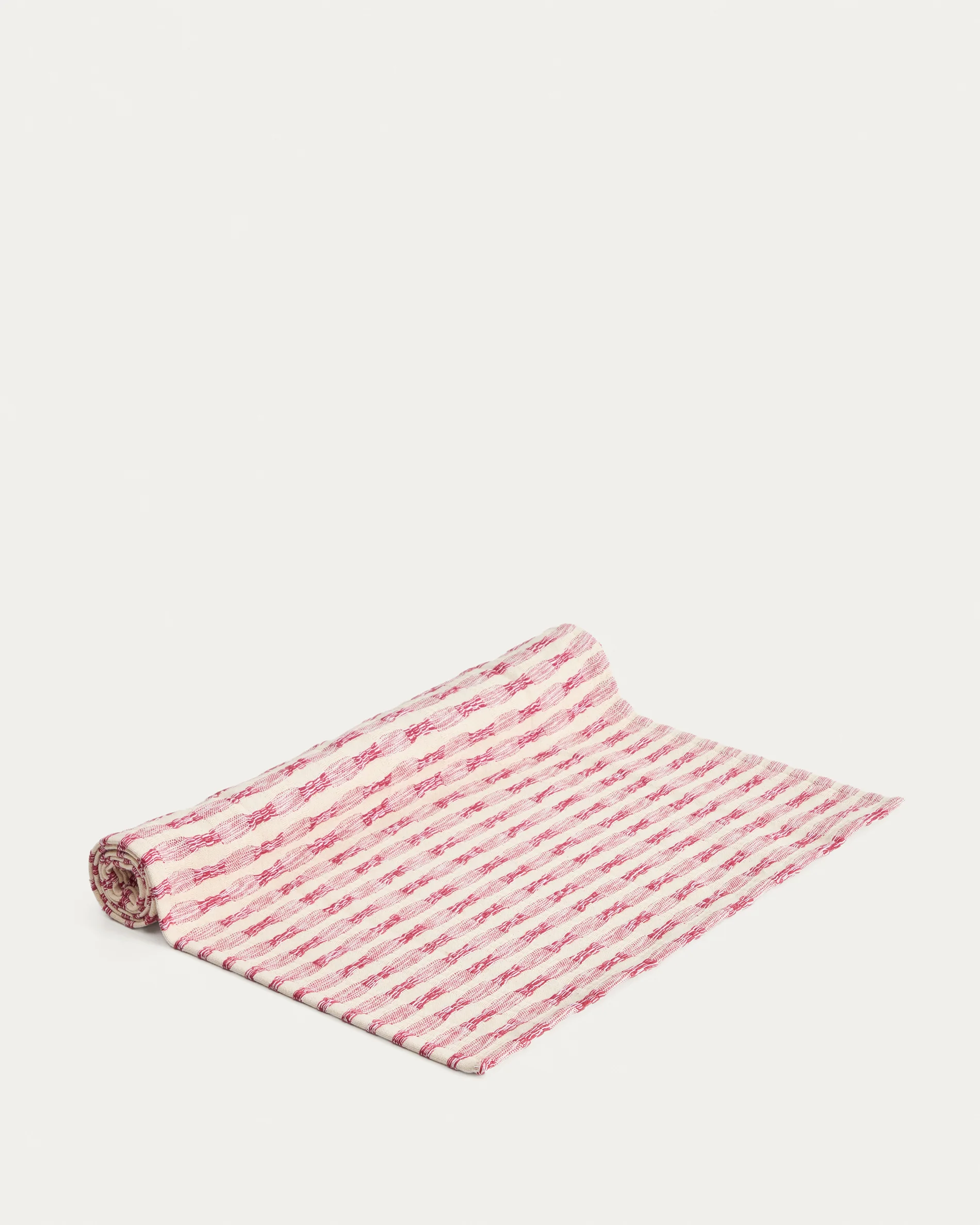 Coren table runner in contrasting red 100% cotton jacquard 50 x 150cm