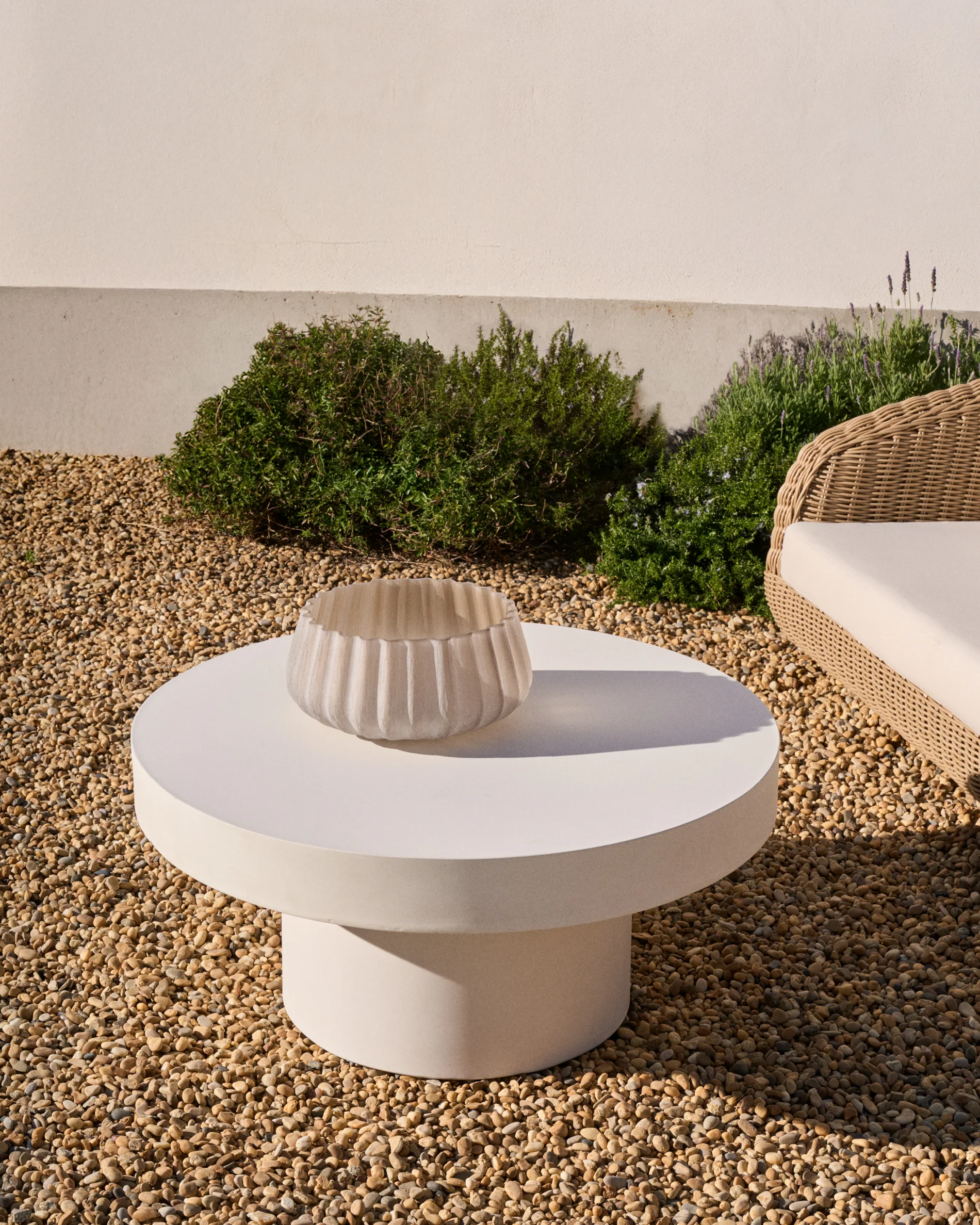 Aiguablava round coffee table in white cement, Ø 90 cm