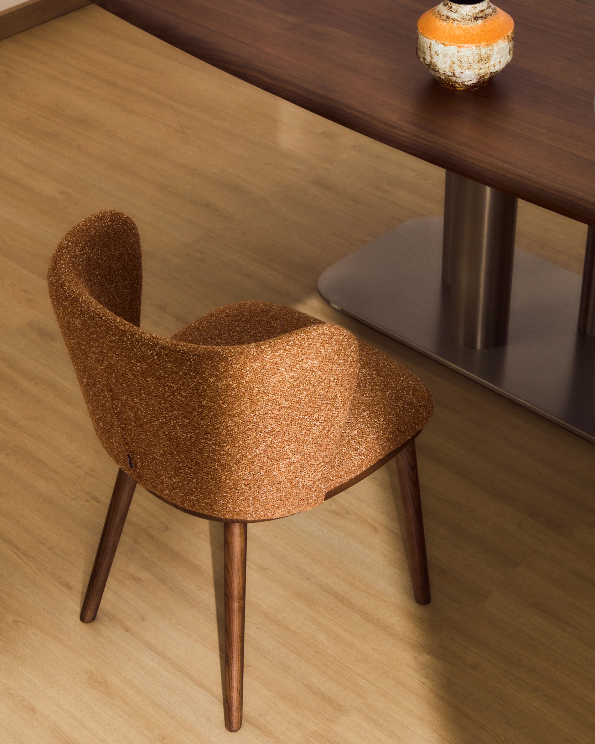 Ciselia terracotta thick chenille chair with solid ash wood legs with walnut-coloured finish FSC Mix Credit