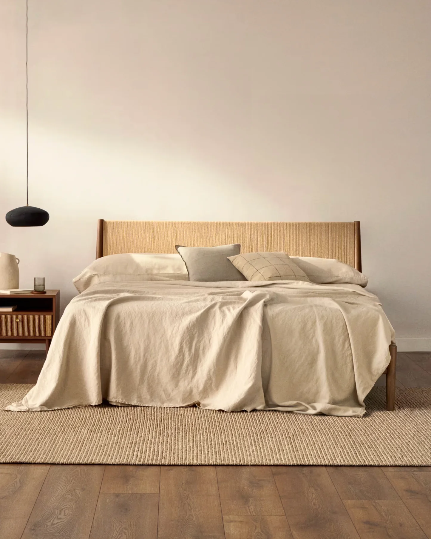 Elan bed in veneer and solid walnut wood with cord mattress 180 x 200 cm FSC Mix Credit