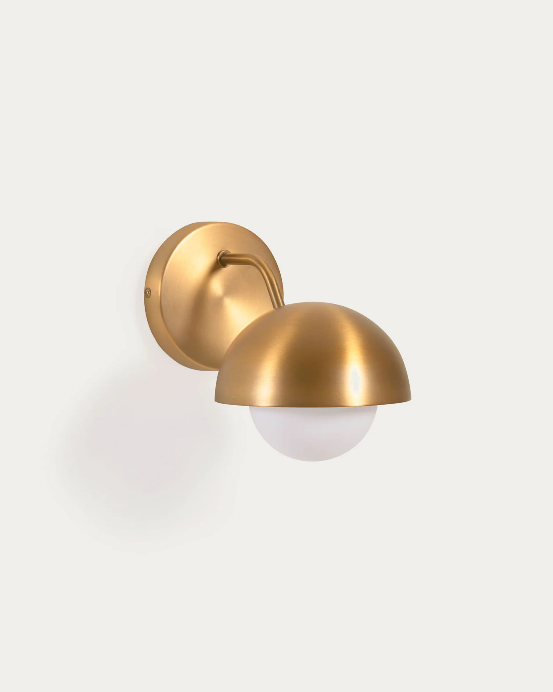 Lonela wall lamp in metal with brass finish