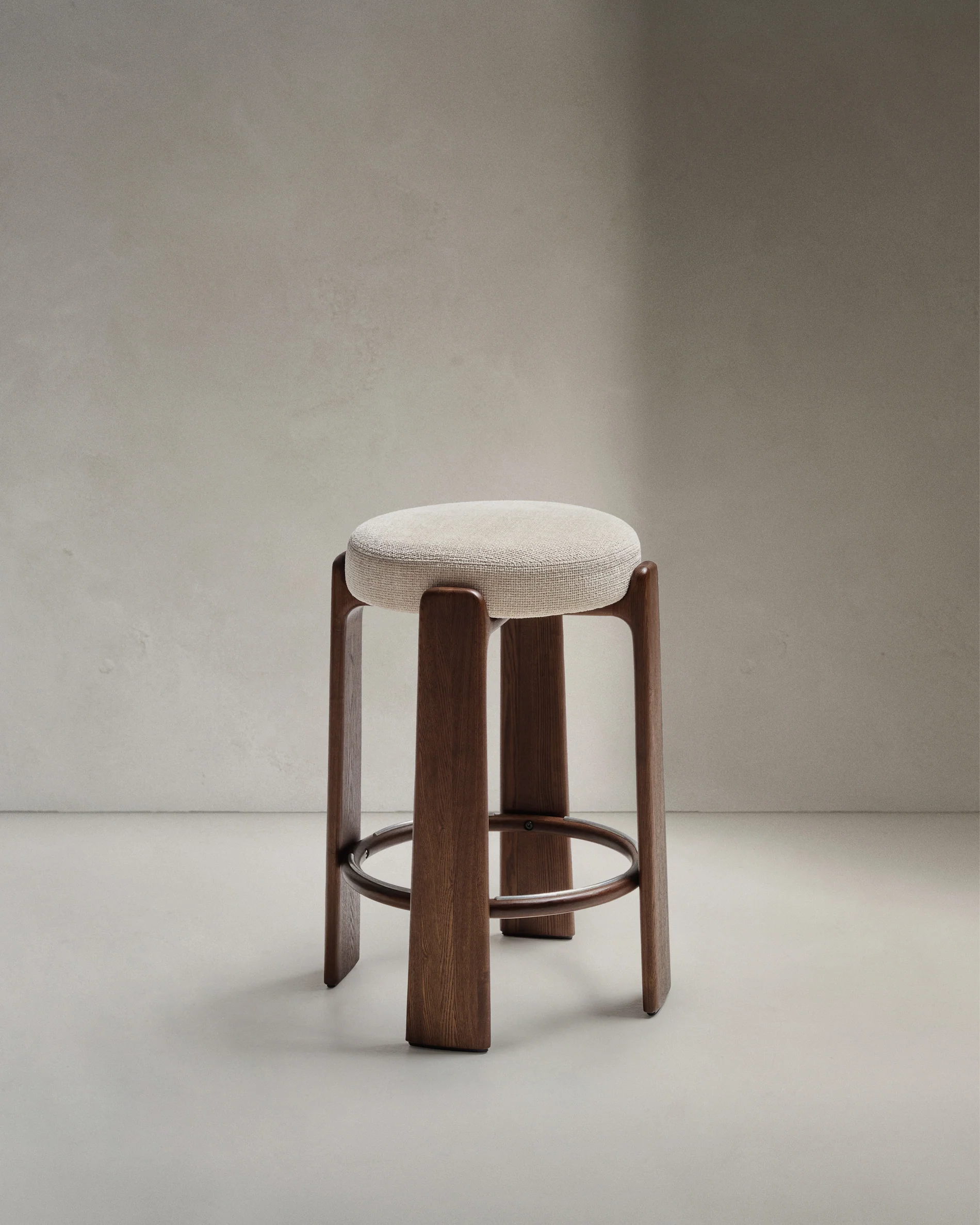 Granite stool in beige chenille and solid ash wood with walnut-coloured finish FSC 100% 75cm