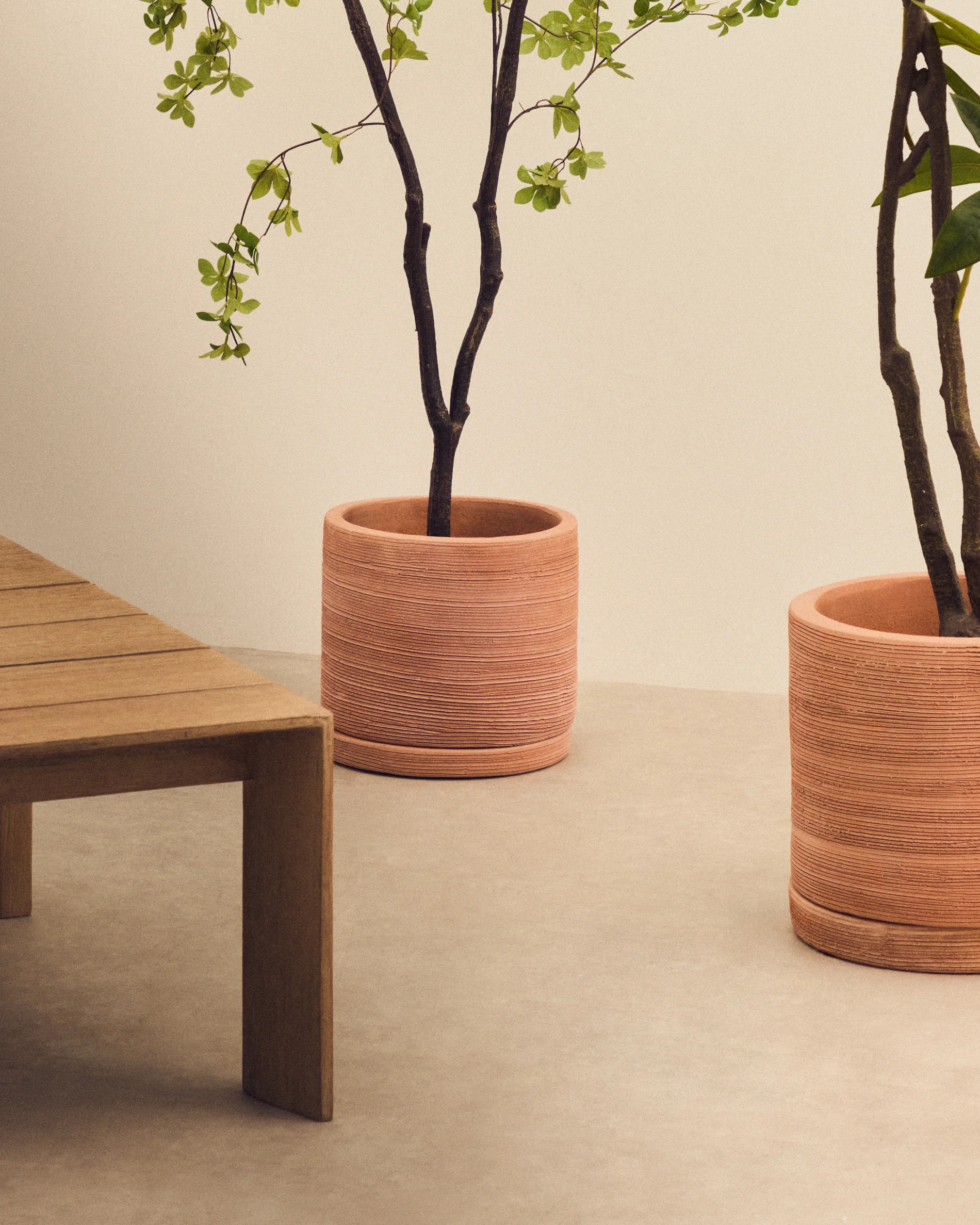 Karlina set of 2 terracotta plant pots with dishes, Ø 33 cm / Ø 24 cm