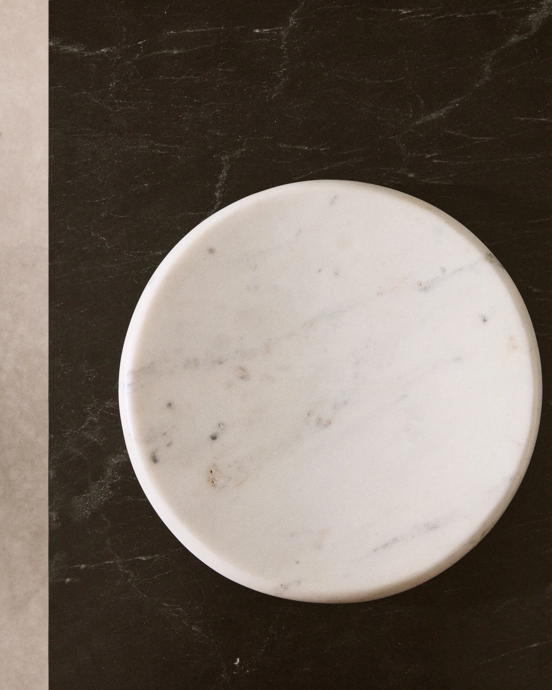 Obena tray in white marble Ø 25 cm