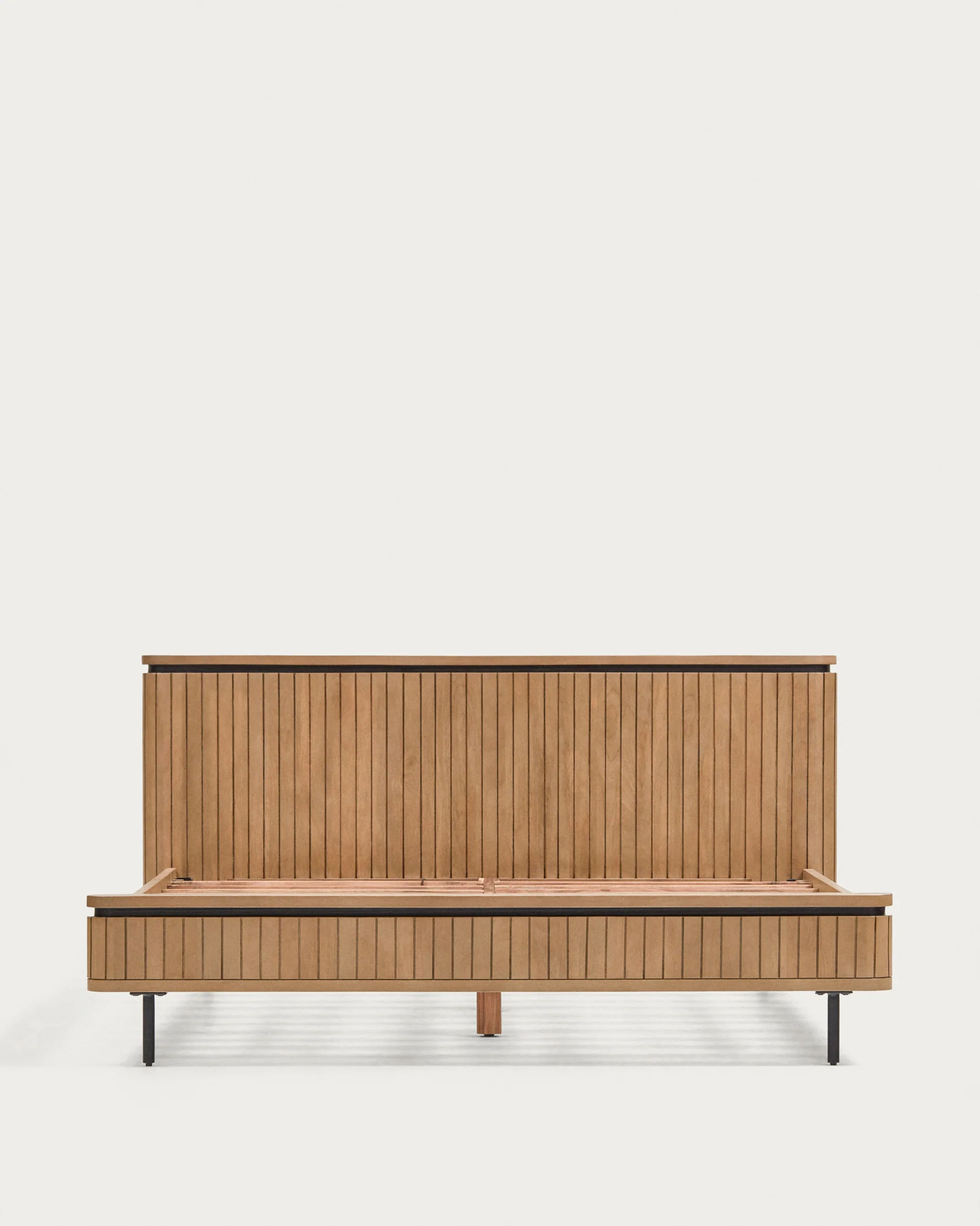 Licia bed made from solid mango wood and black painted metal, for a 160 x 200 cm mattress