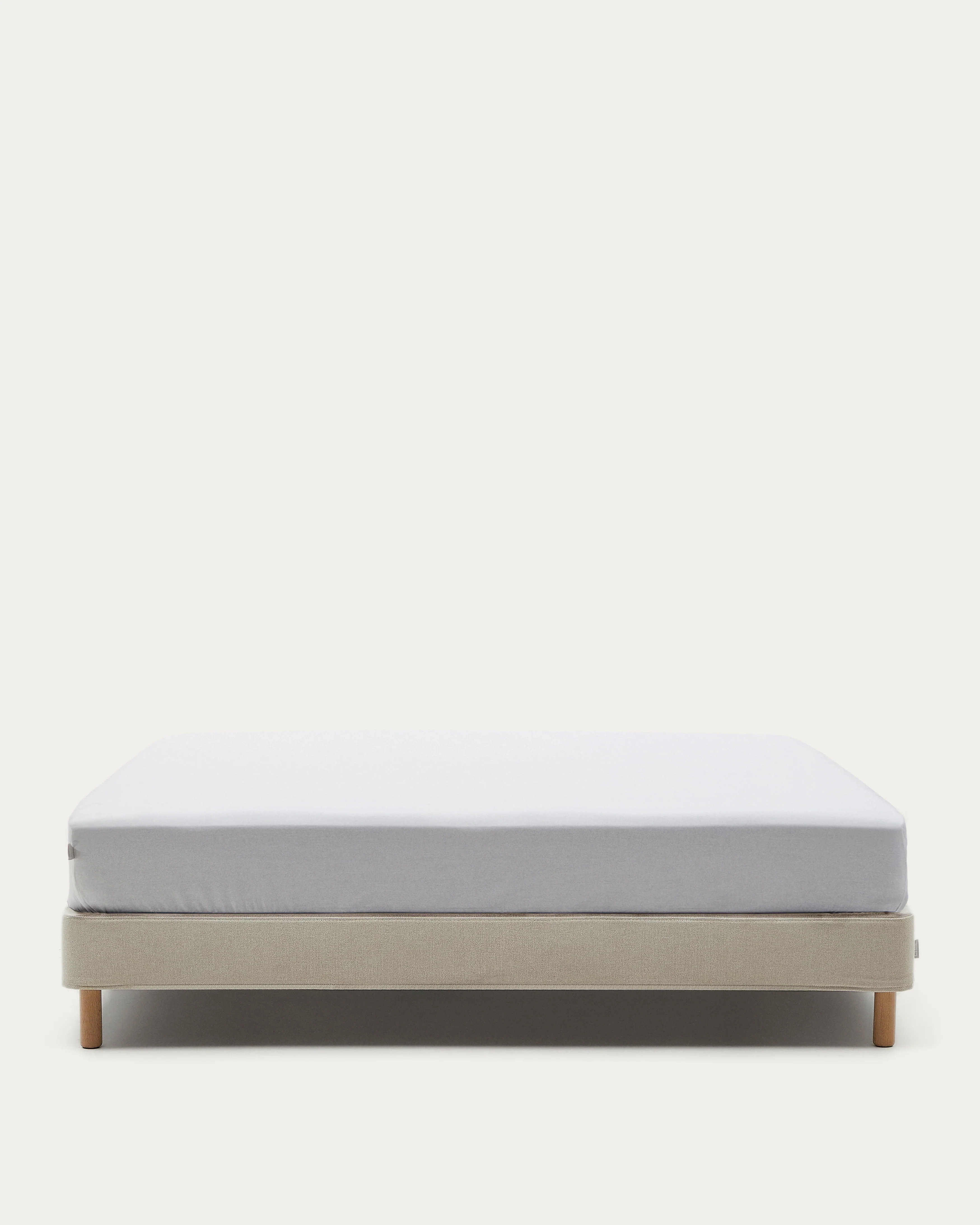 Ofelia base with ecru removable cover and solid beech wooden legs for a 180 x 200 cm mattress FSC Mix Credit
