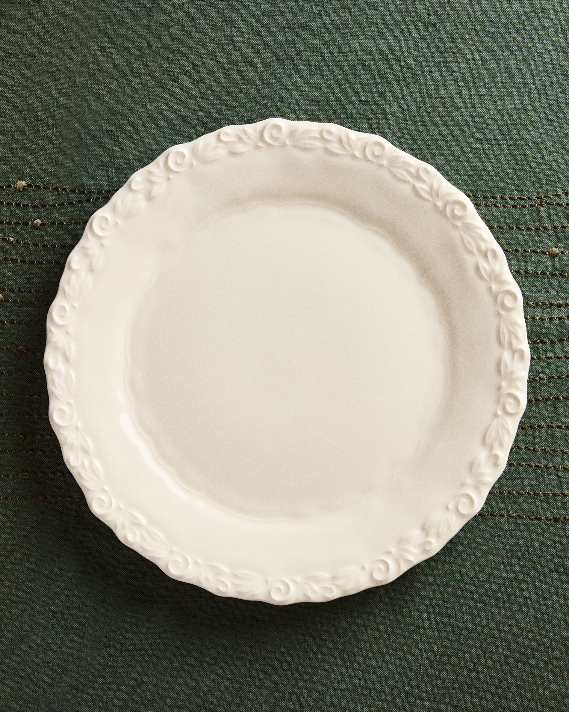 Beige Varla ceramic plate