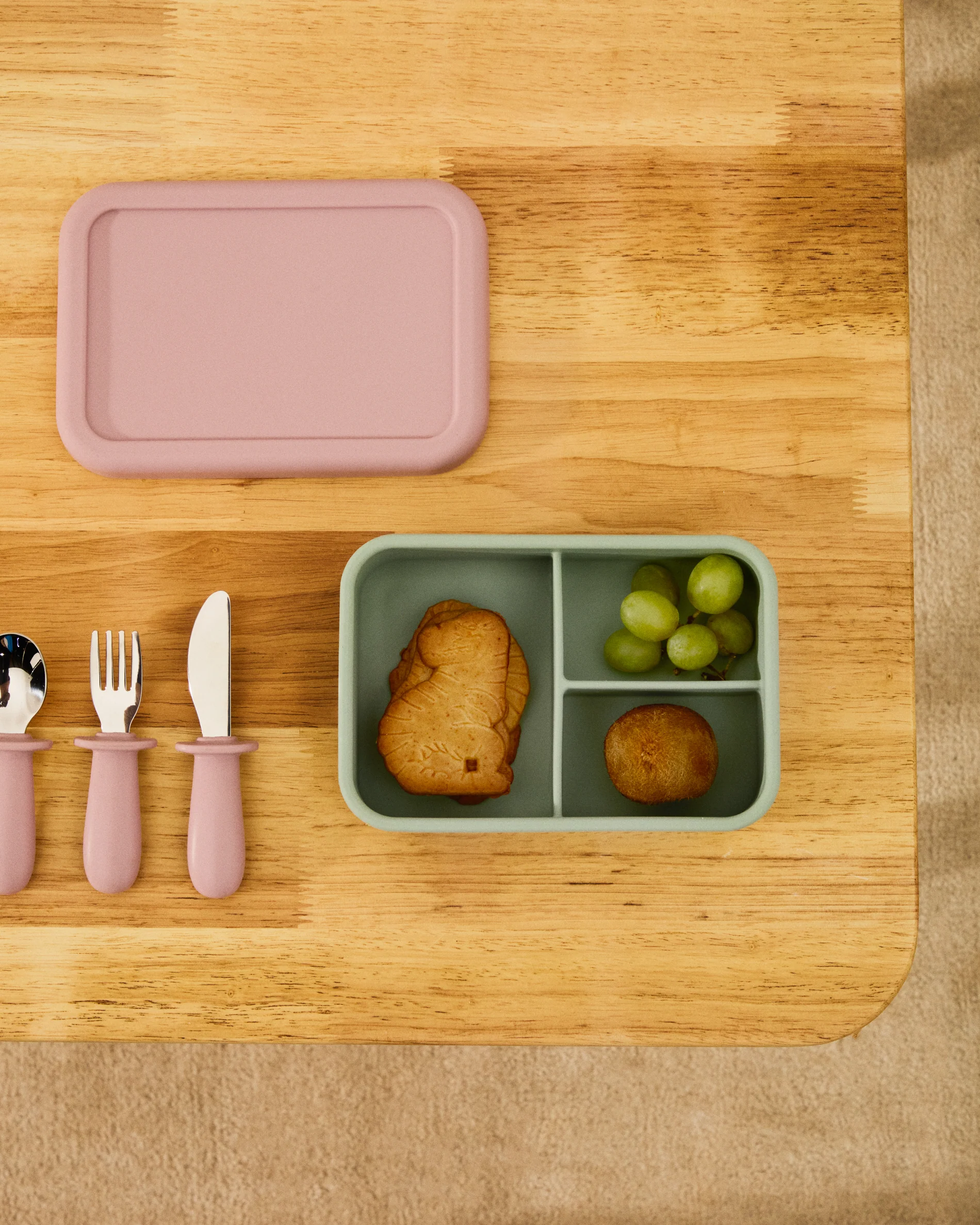 Lili lunch box in pink and turquoise silicone