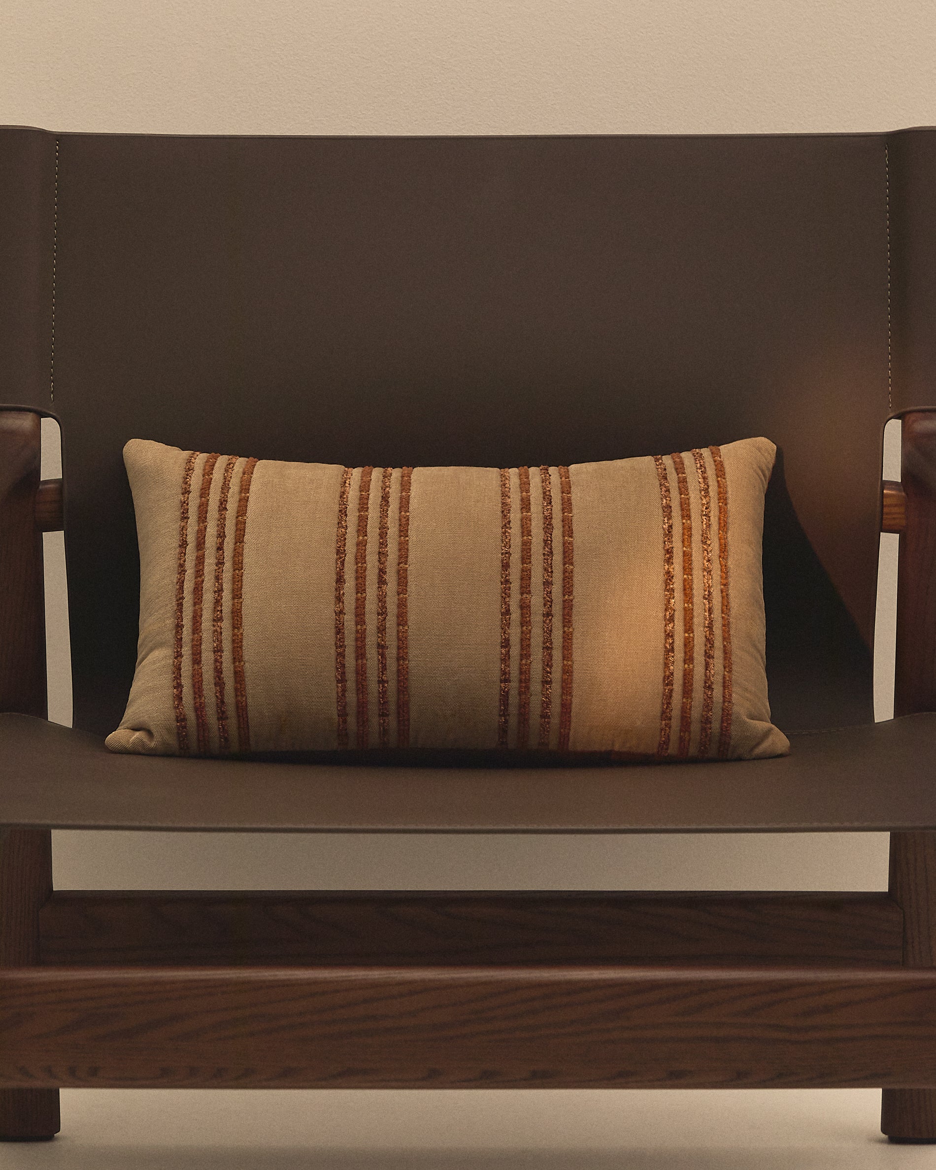 Amela cushion cover in velvet with beige embroidered stripe 50 x 30 cm