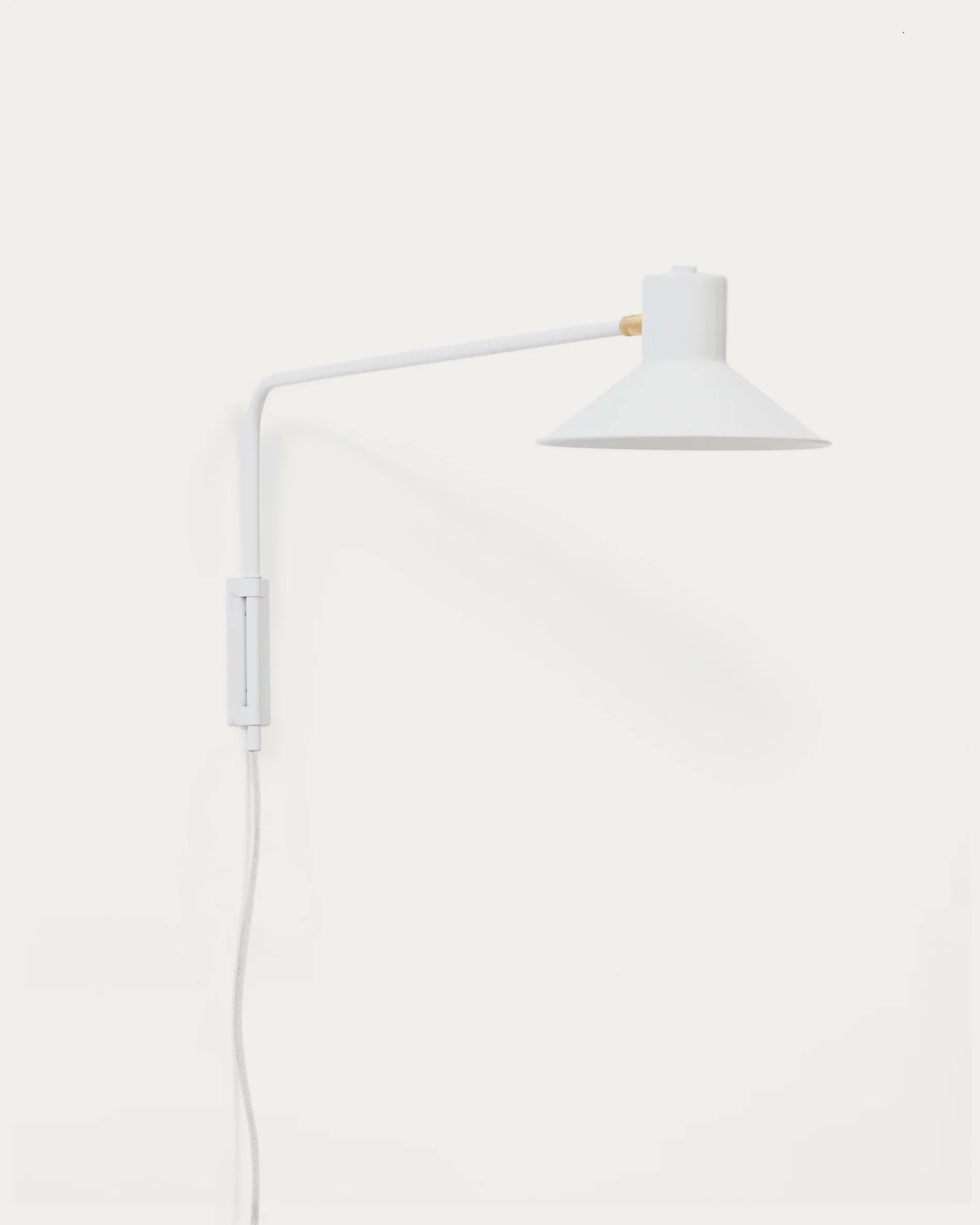 Aria steel wall light with white finish