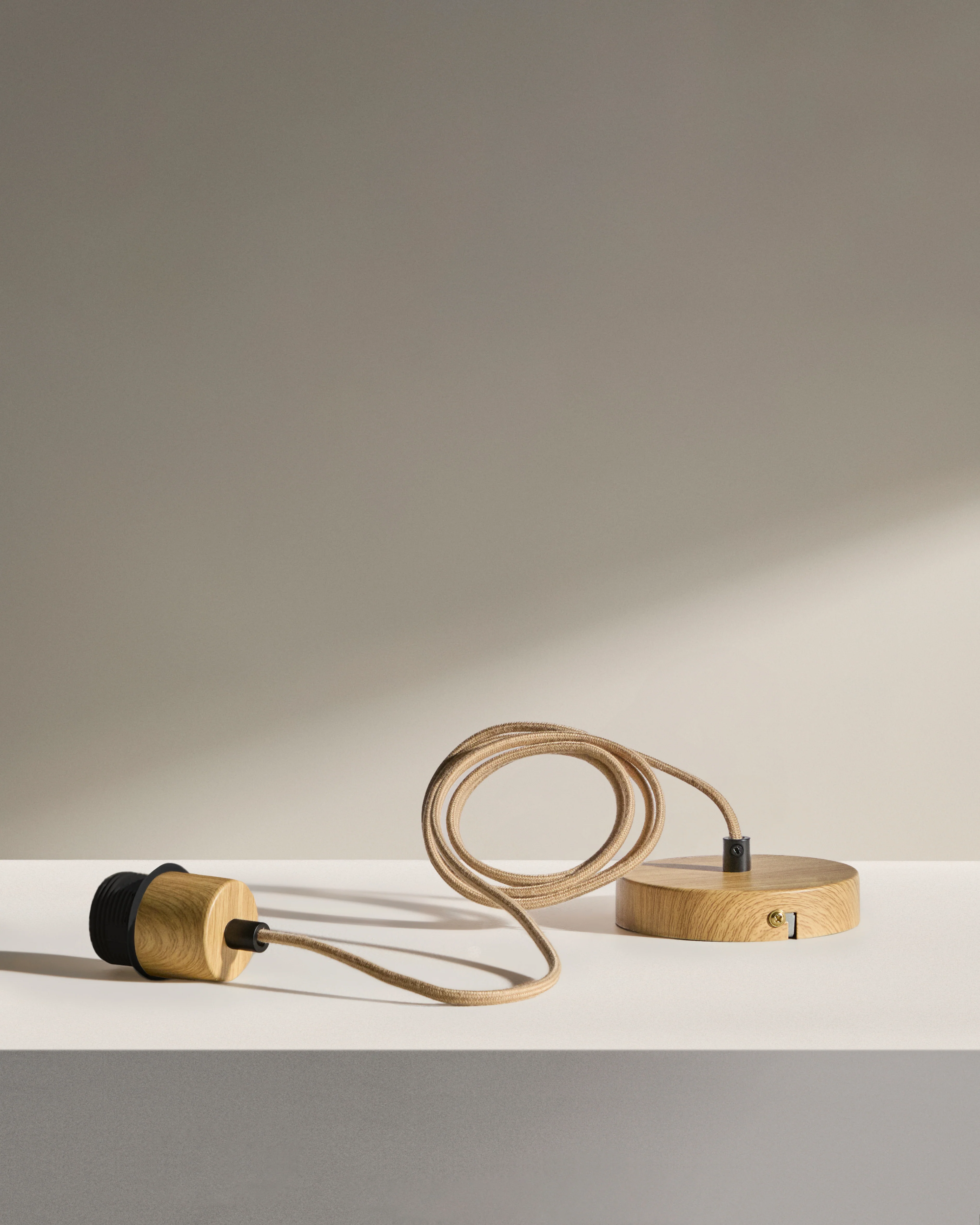 Kaede metal lamp fitting in a wood effect, 150 cm