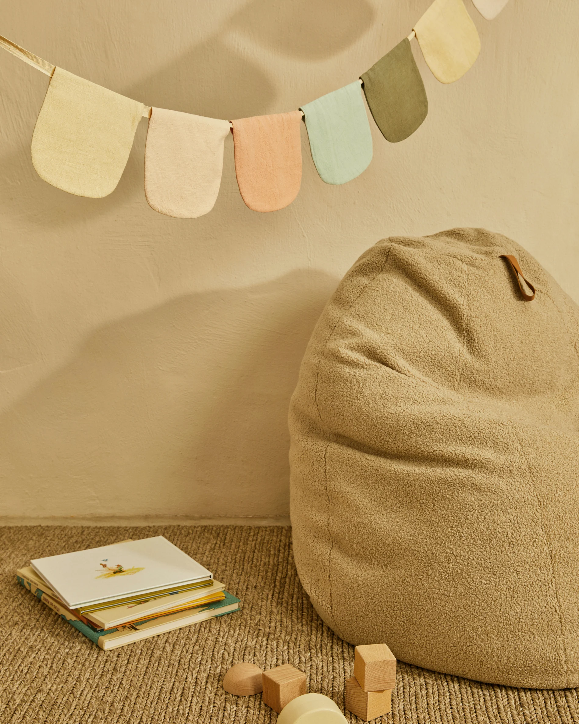 Betia 100% cotton bunting garland in multi-coloured pastel shades, 250 cm