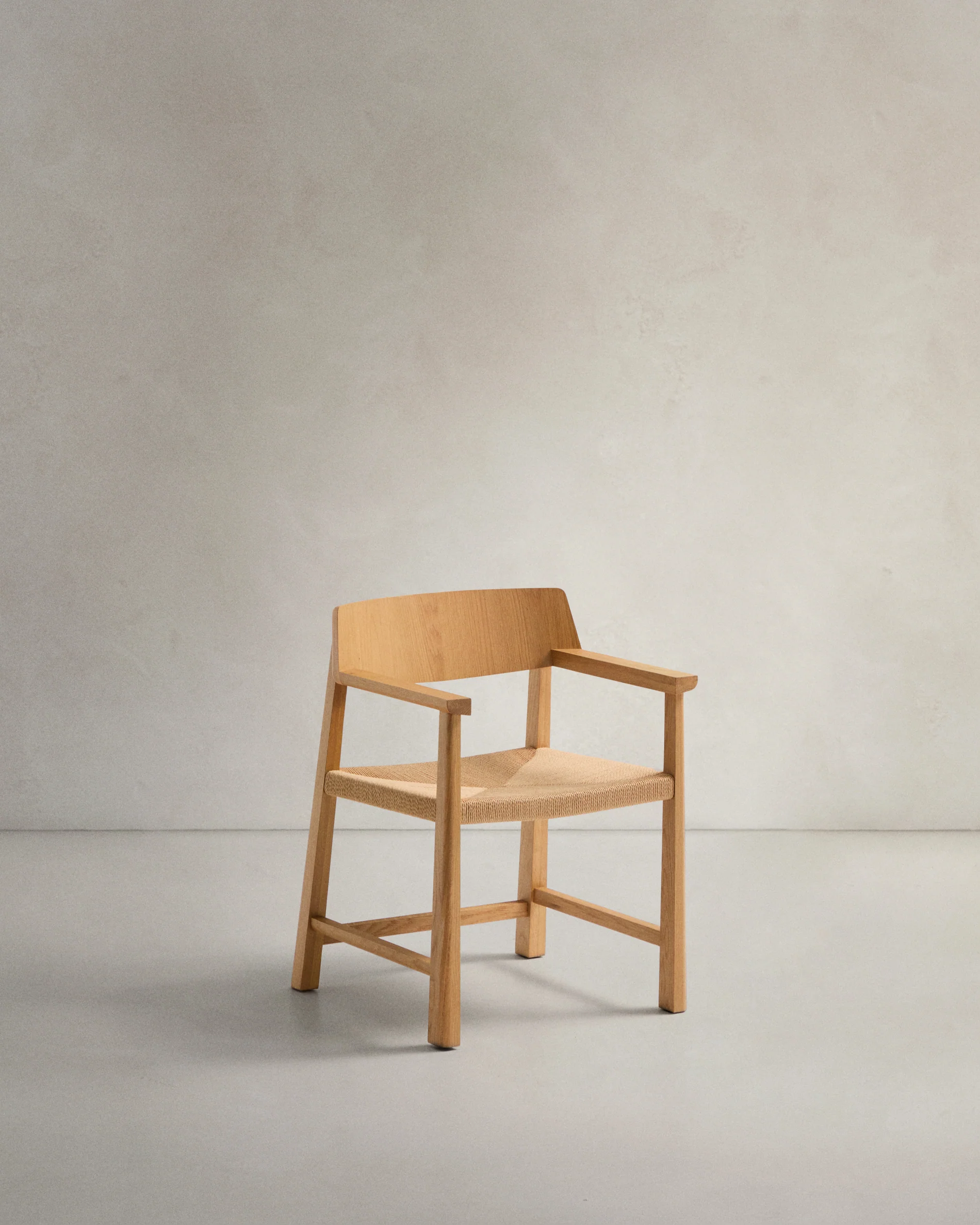 Idun chair made of FSC Mix Credit solid oak wood with natural tone finish and rope cord seat