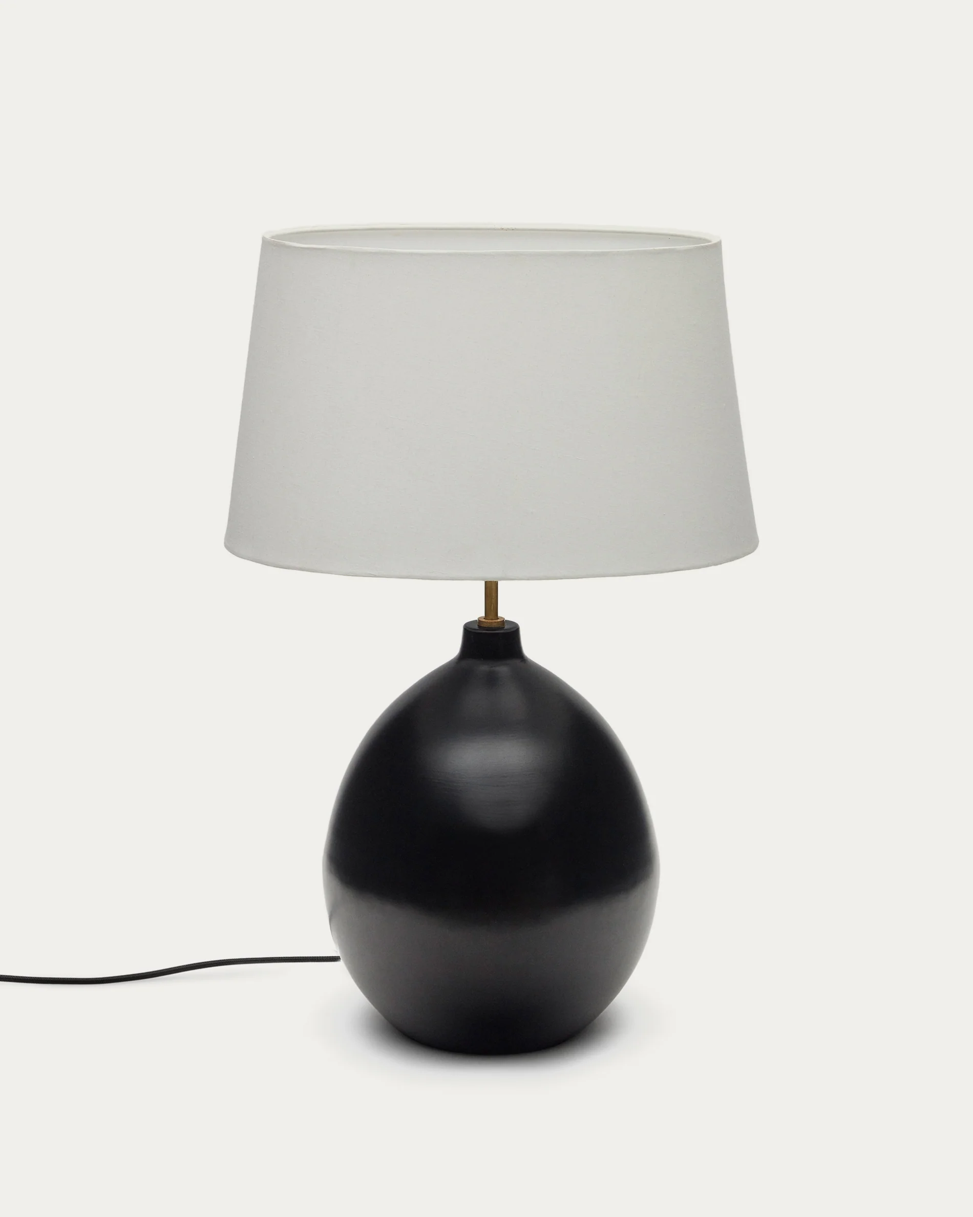 Foixa metal table lamp in black finish