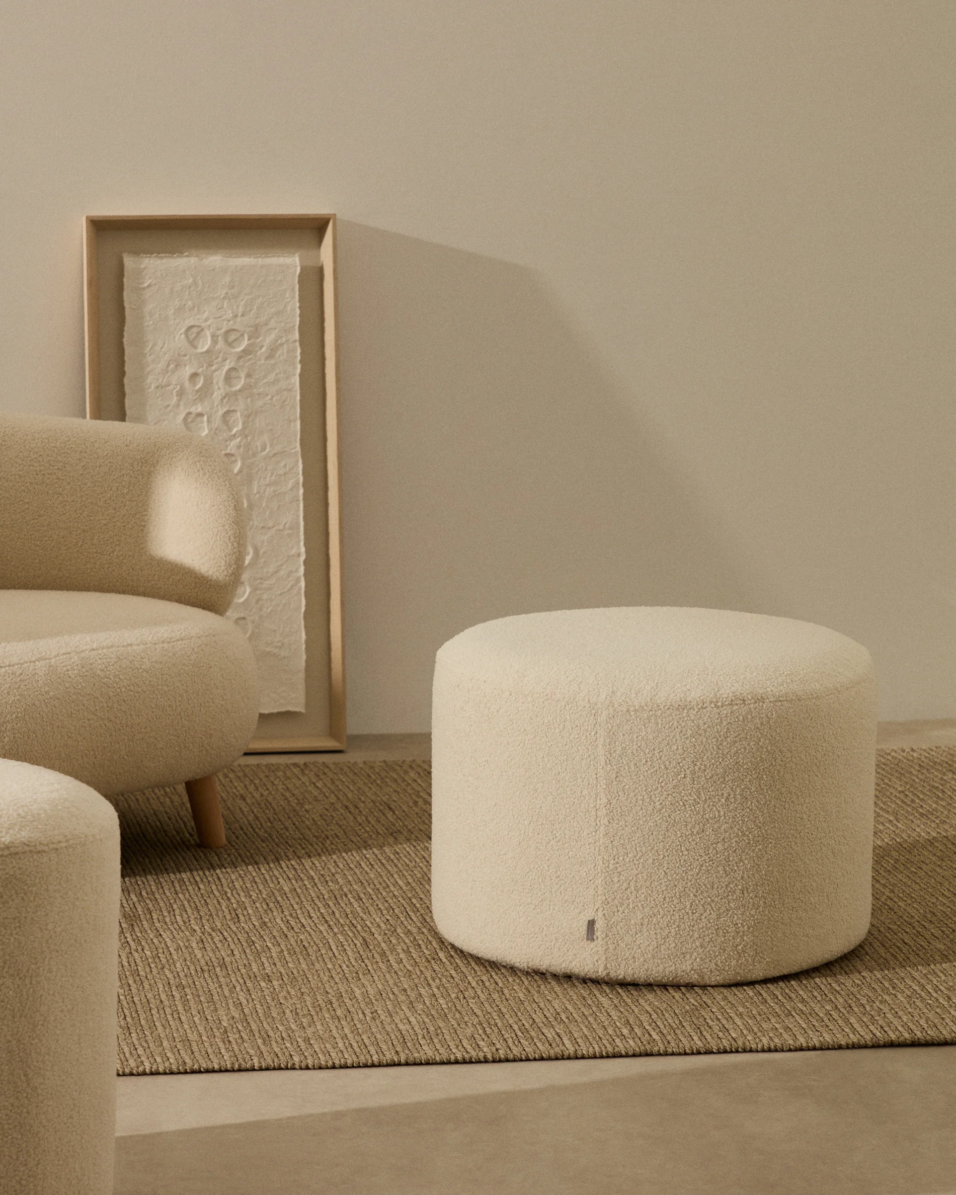 Kaeli footrest with removable cover in ecru bouclé Ø 60 cm