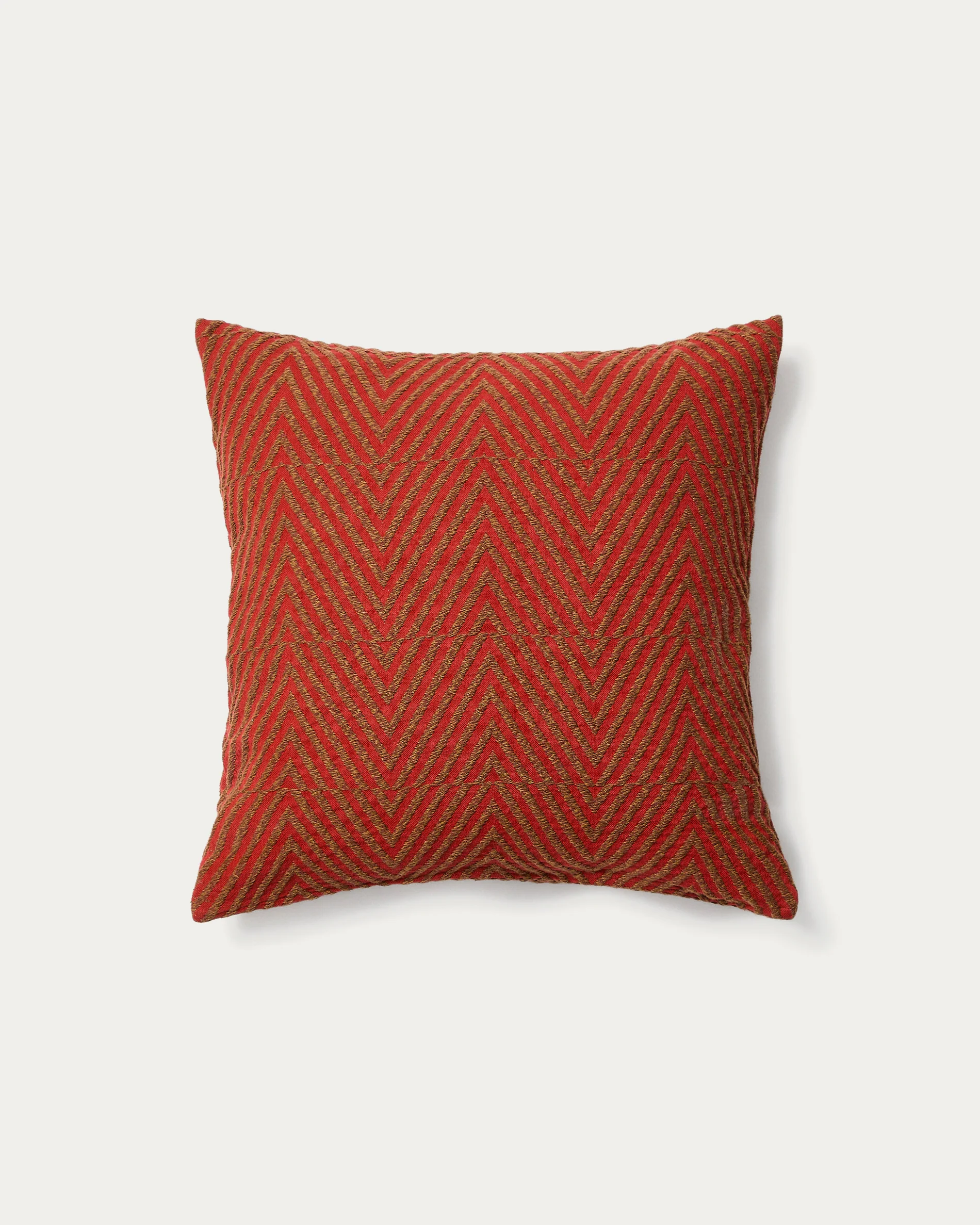 Lunver cushion cover in red chevron jacquard 50 x 50 cm