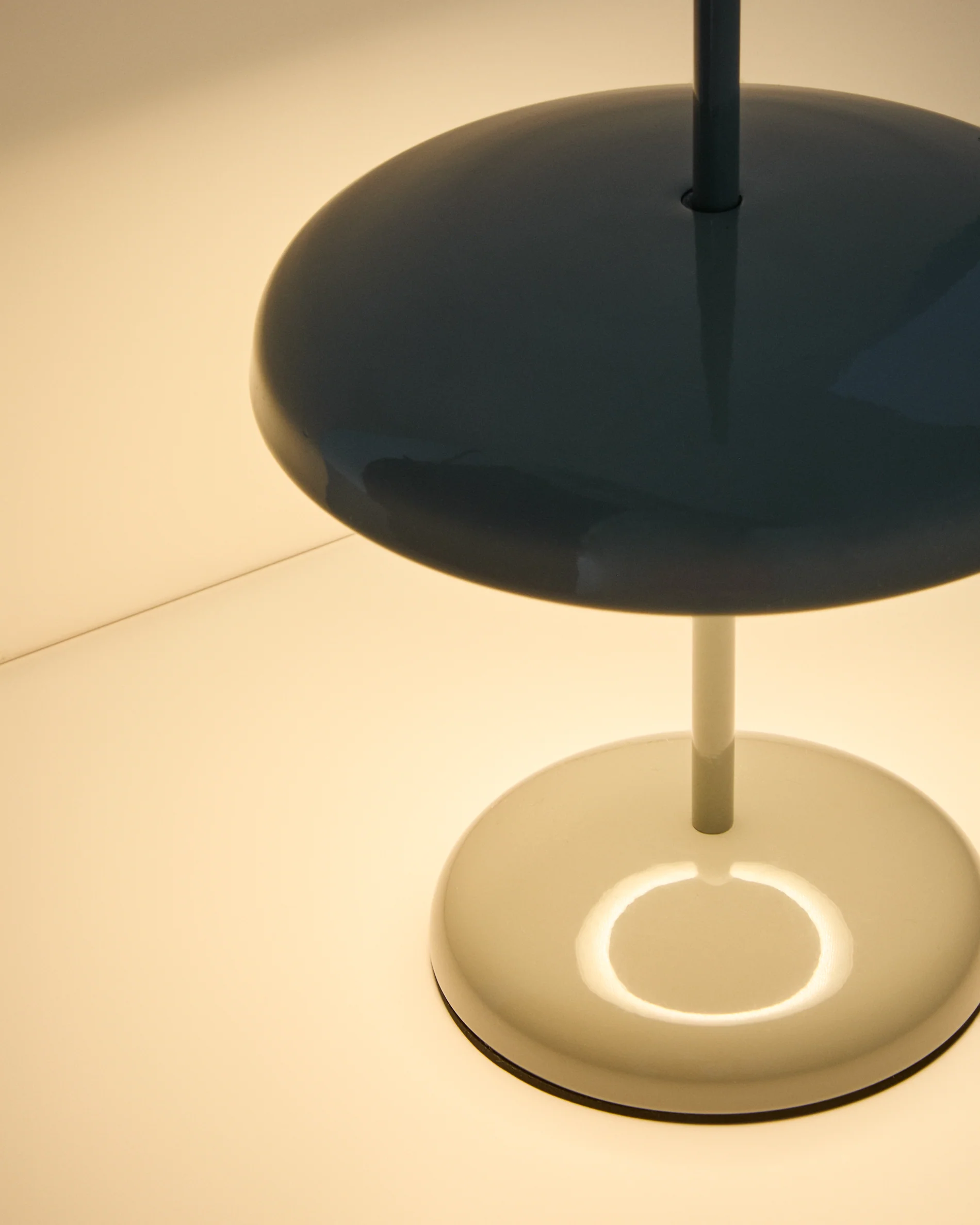 Porte light green metal portable table lamp