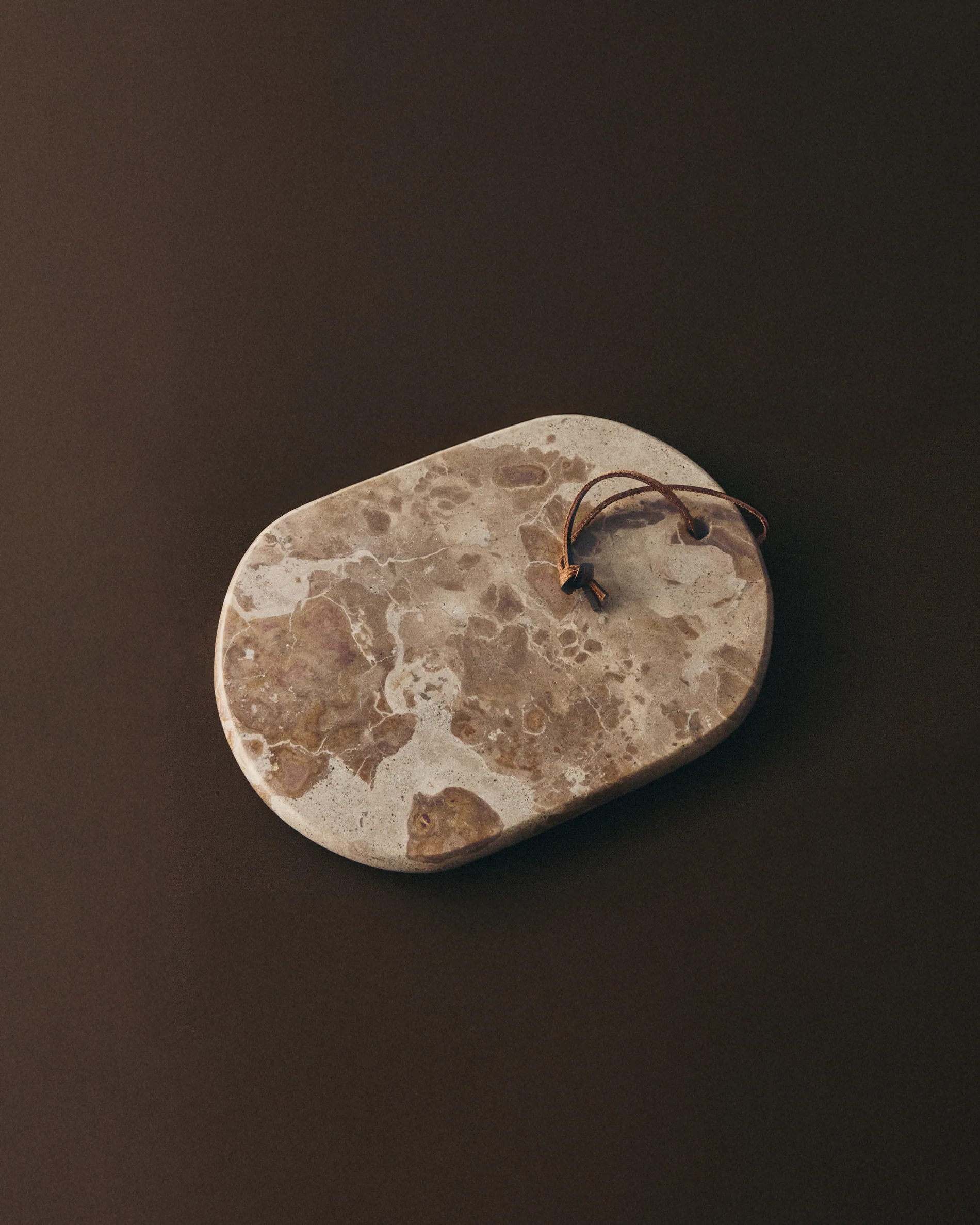 Orlina tray in beige marble 25 x 18 cm