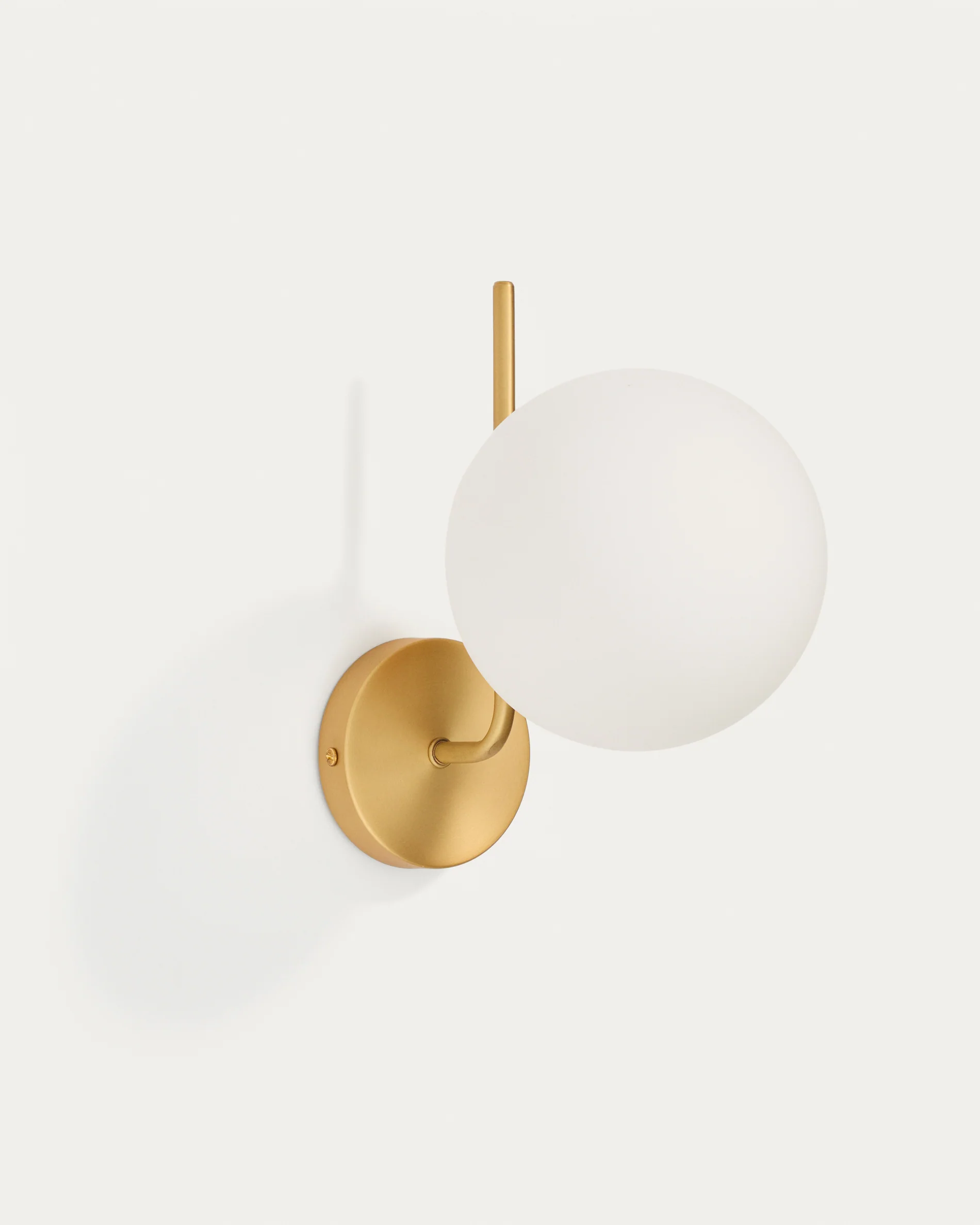 Brisia metal wall lamp with brushed brass finish with arms and 1 frosted glass ball Ø15cm