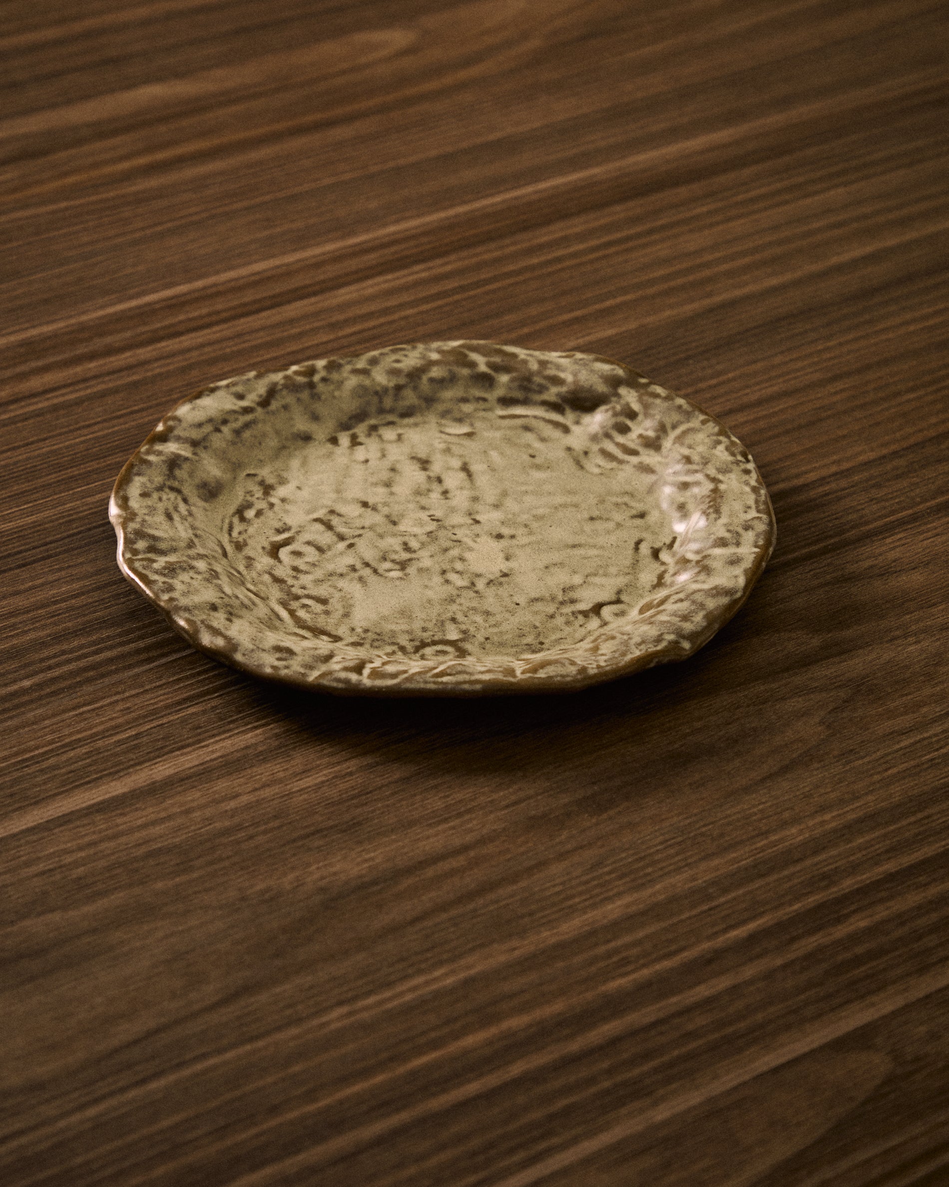 Alenia dessert plate in grey ceramic