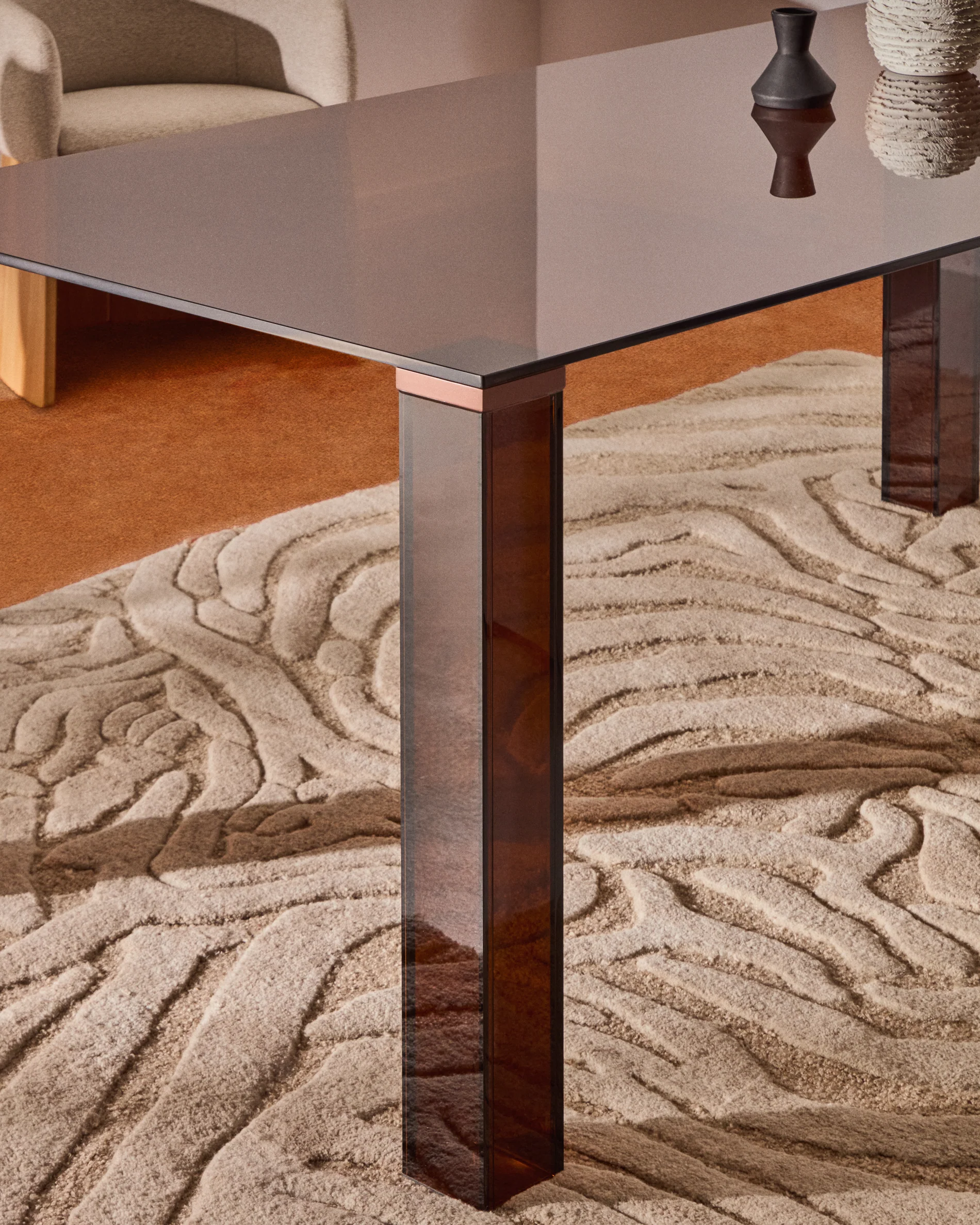 Adularia table in brown tempered glass 160 x 90cm