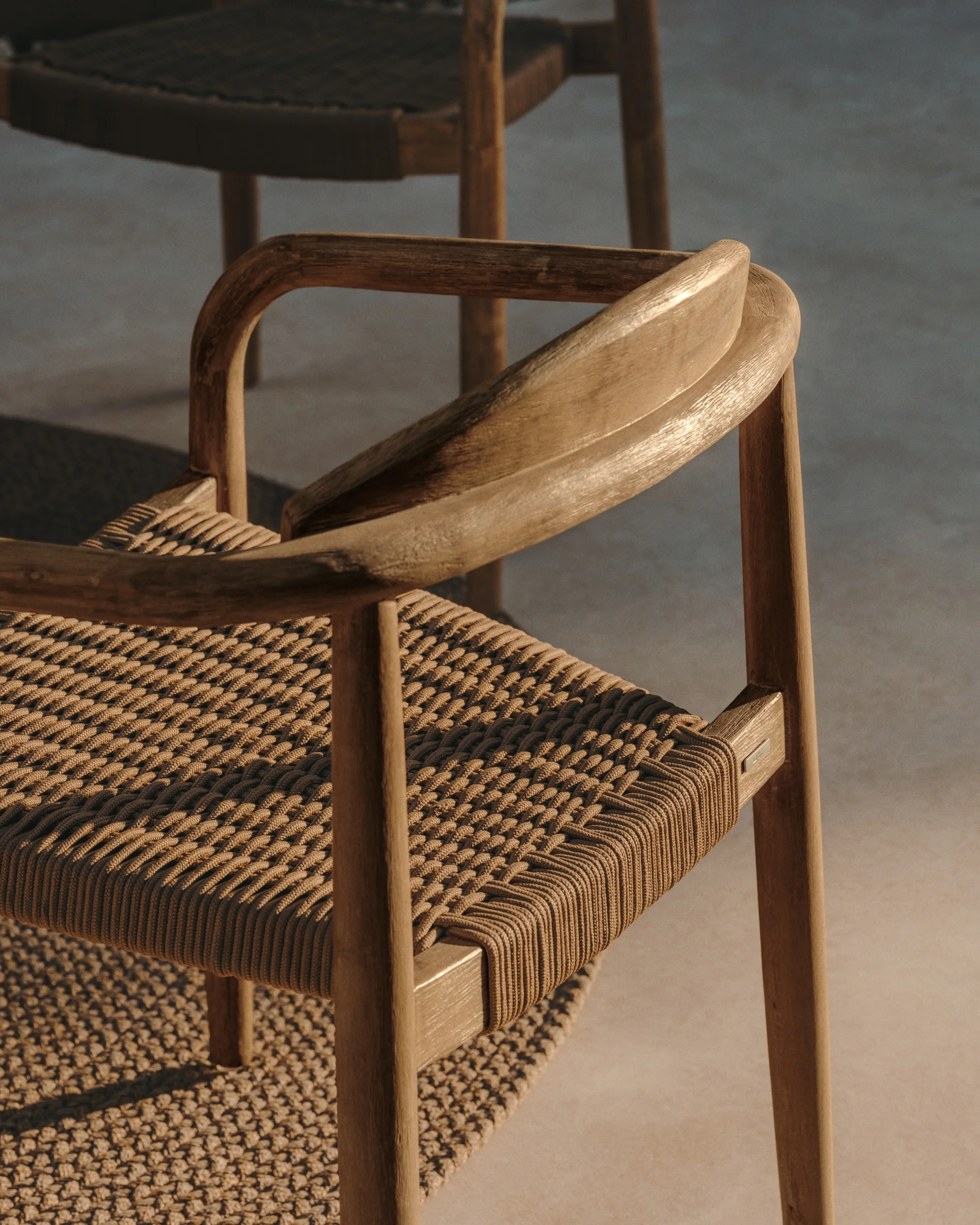 Nina stackable chair in solid acacia wood and beige rope seat FSC 100%