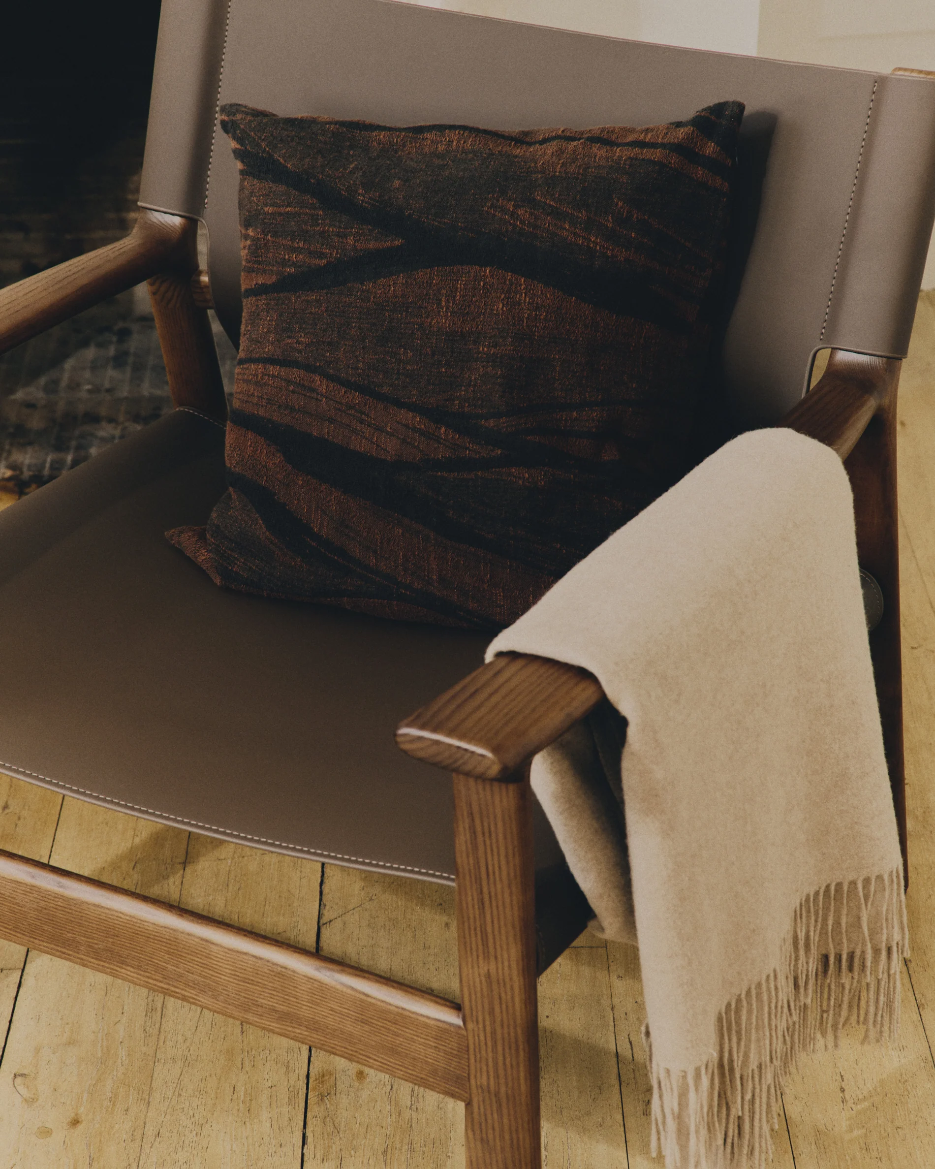 Frilo cushion cover in brown cotton and linen jacquard 50 x 50 cm