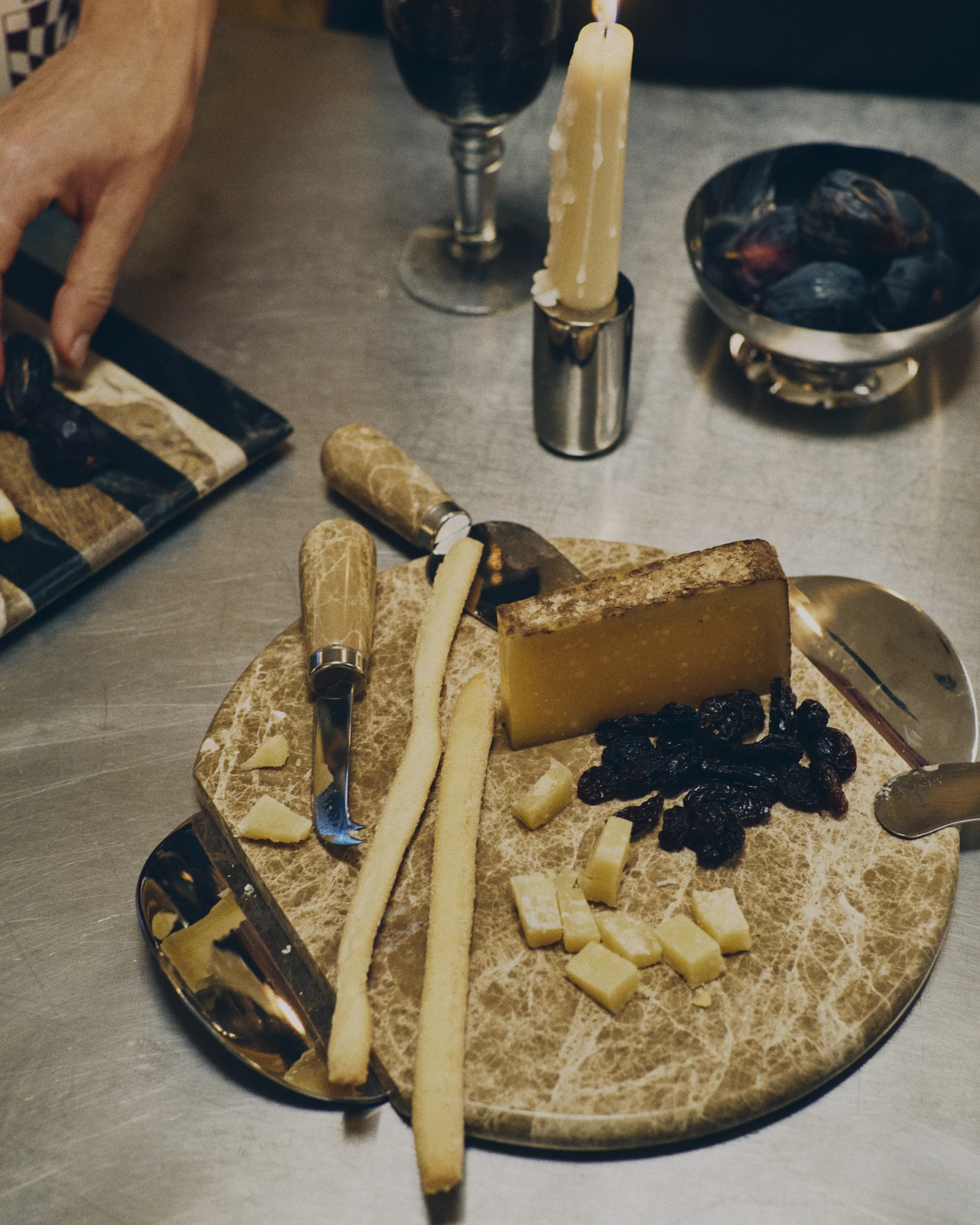 Adoma set of 4 cheese knives in beige marble and stainless steel