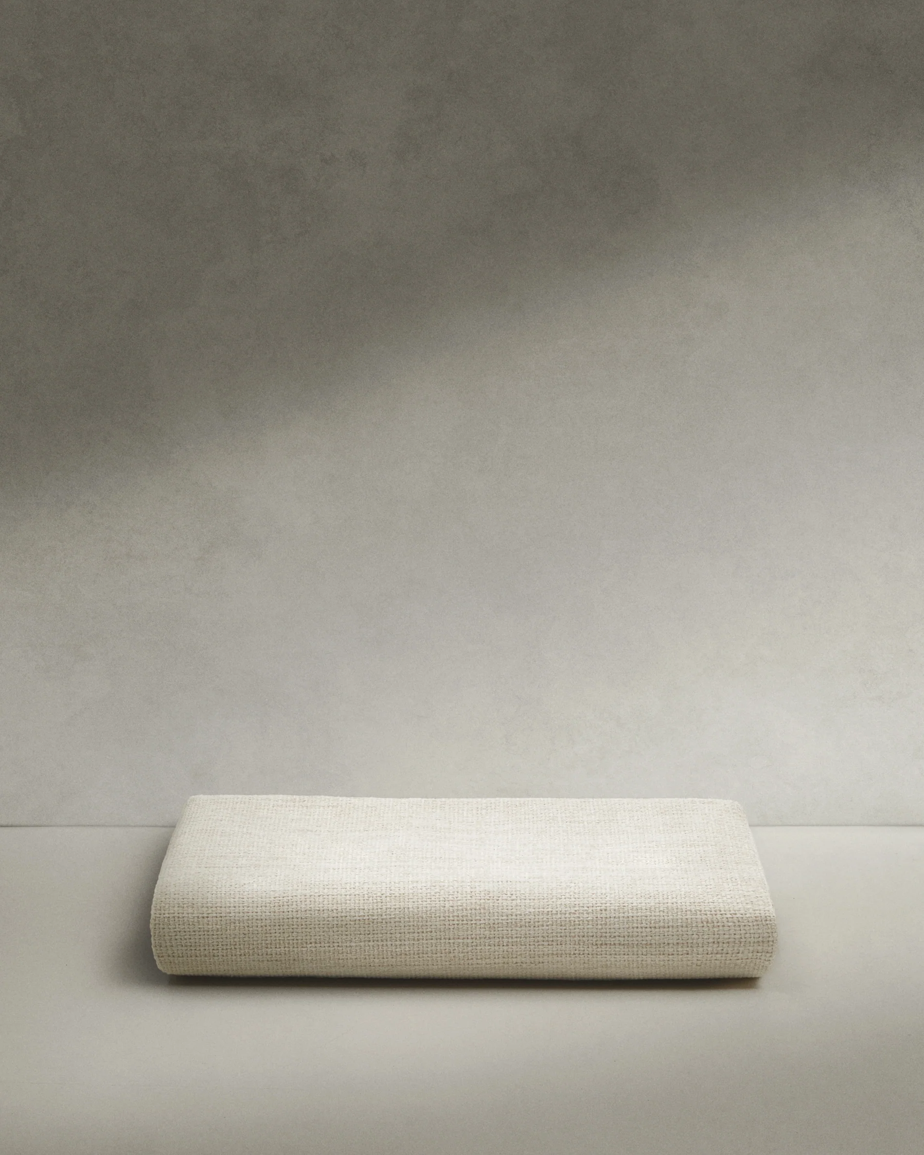 Cover for the Timons chair in beige chenille