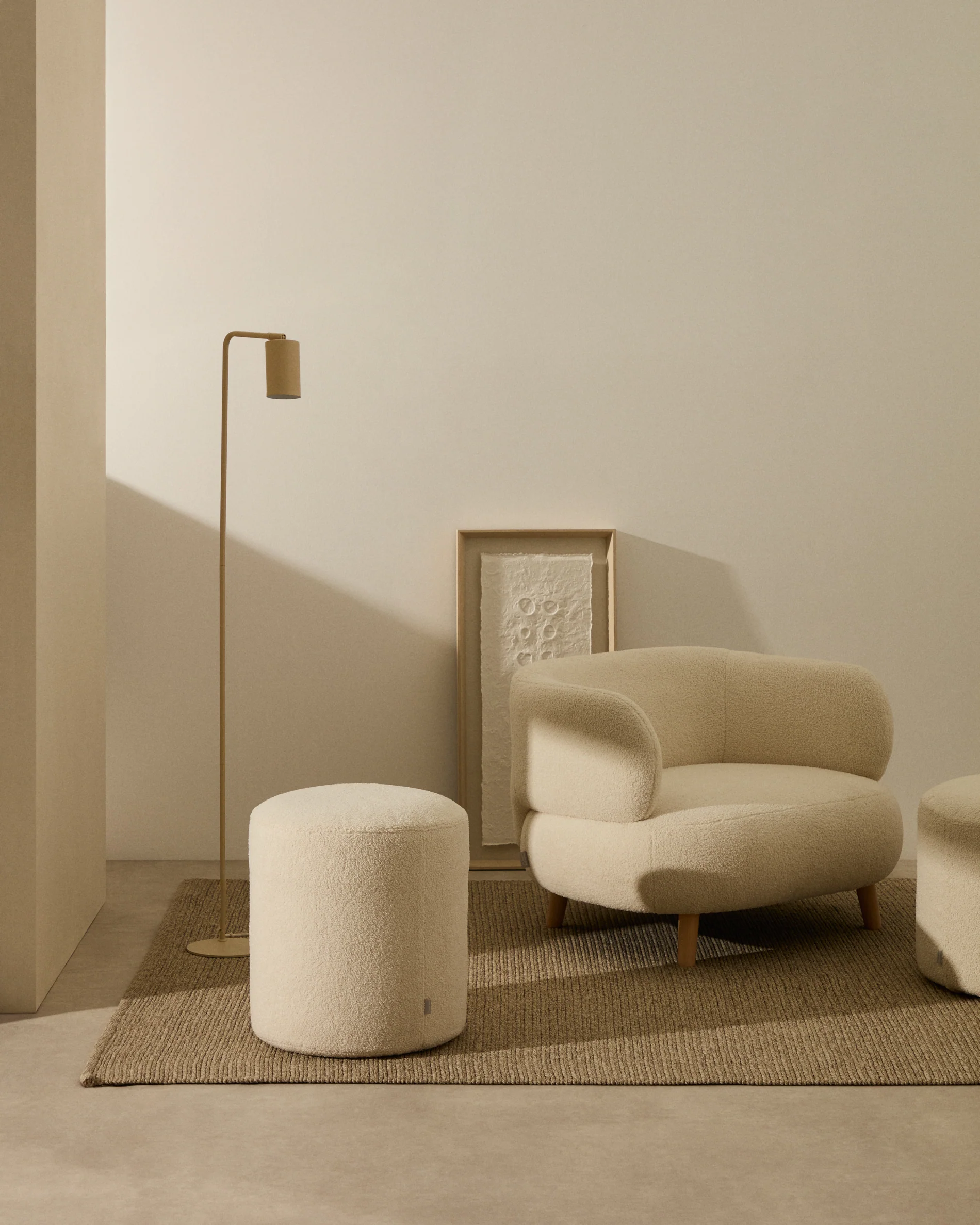 Kaeli footrest cover in ecru bouclé Ø 43 cm