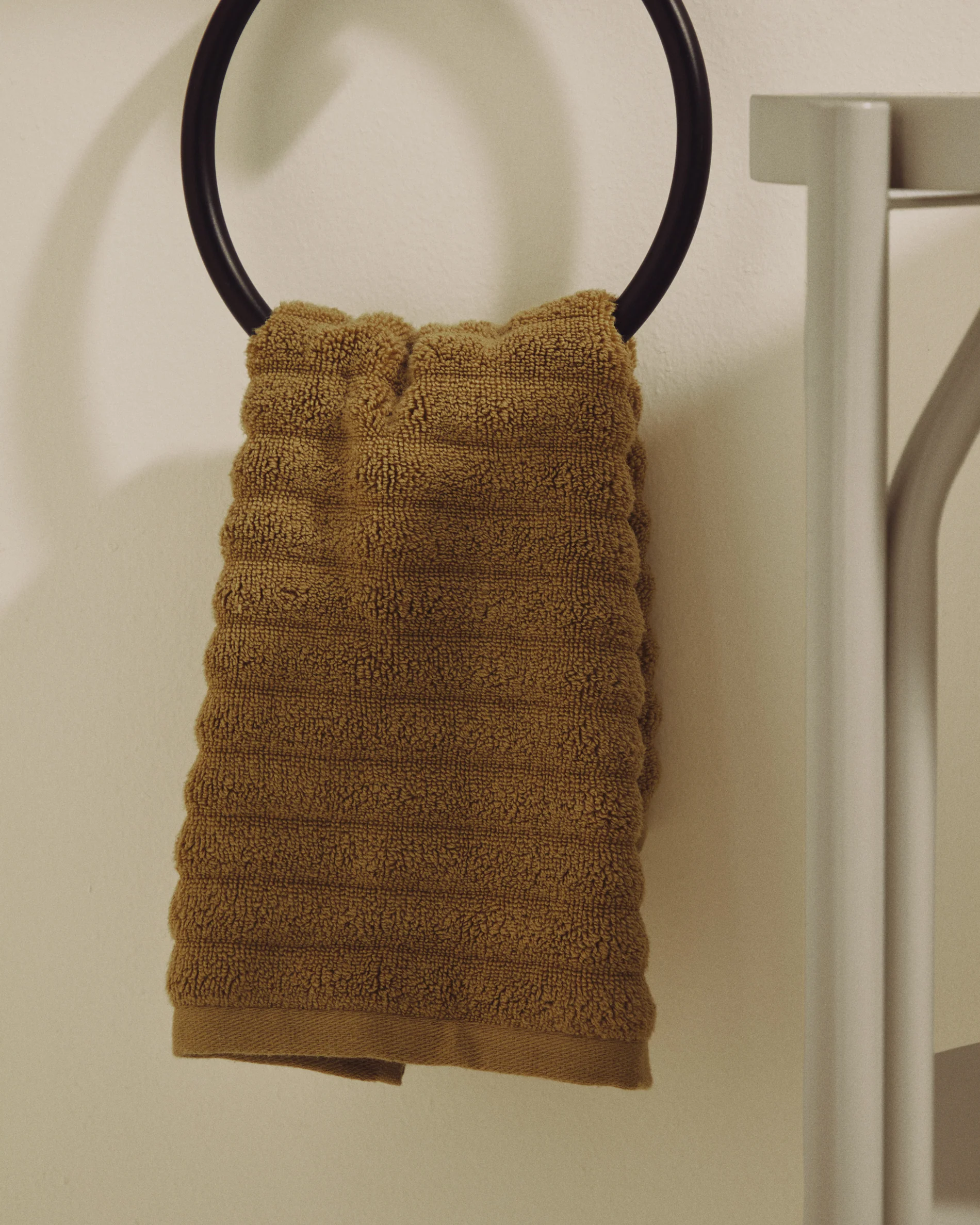 Navira 100% cotton light green face towel 30 x 50cm