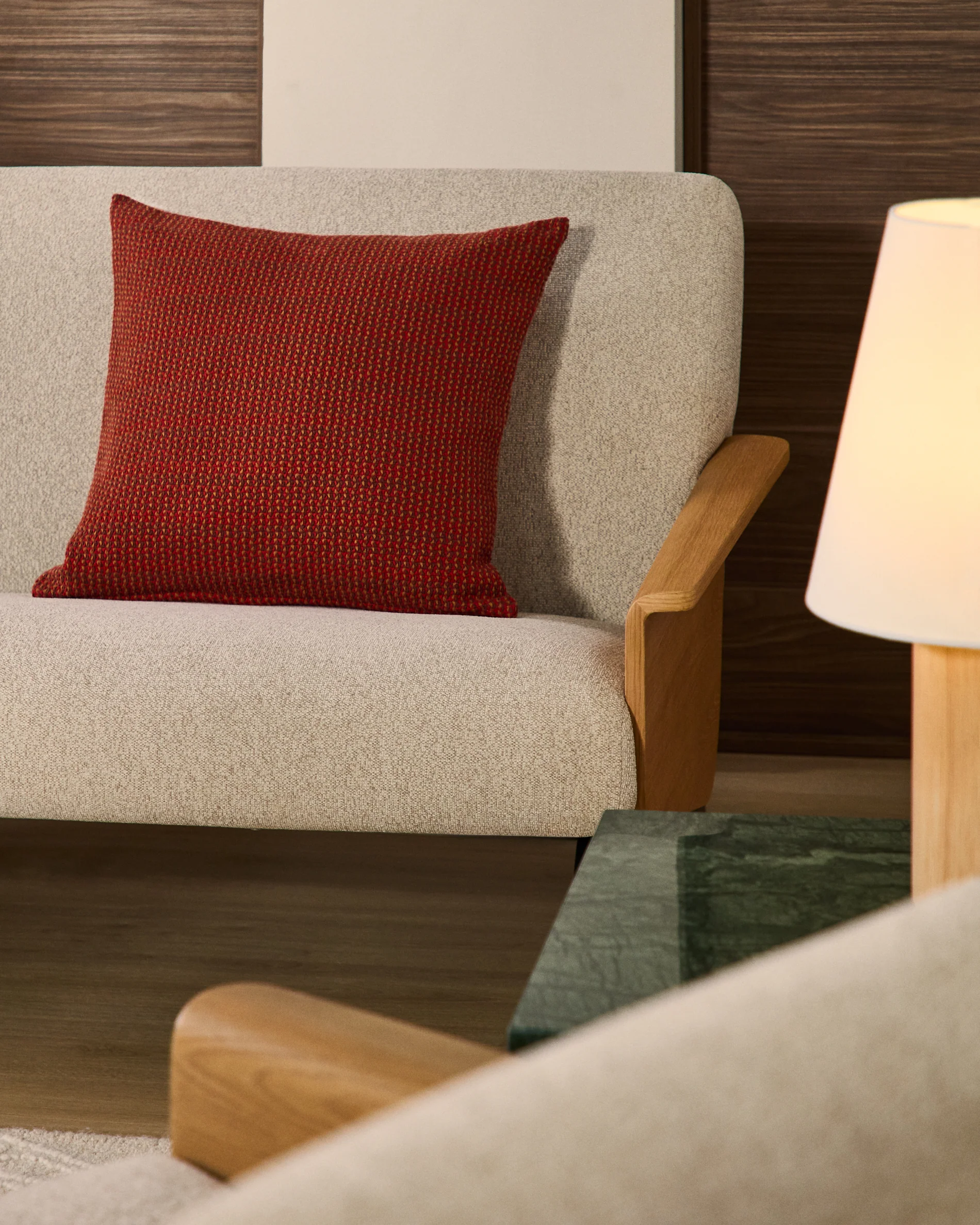 Nuval cushion cover in red structured fabric 50 x 50 cm