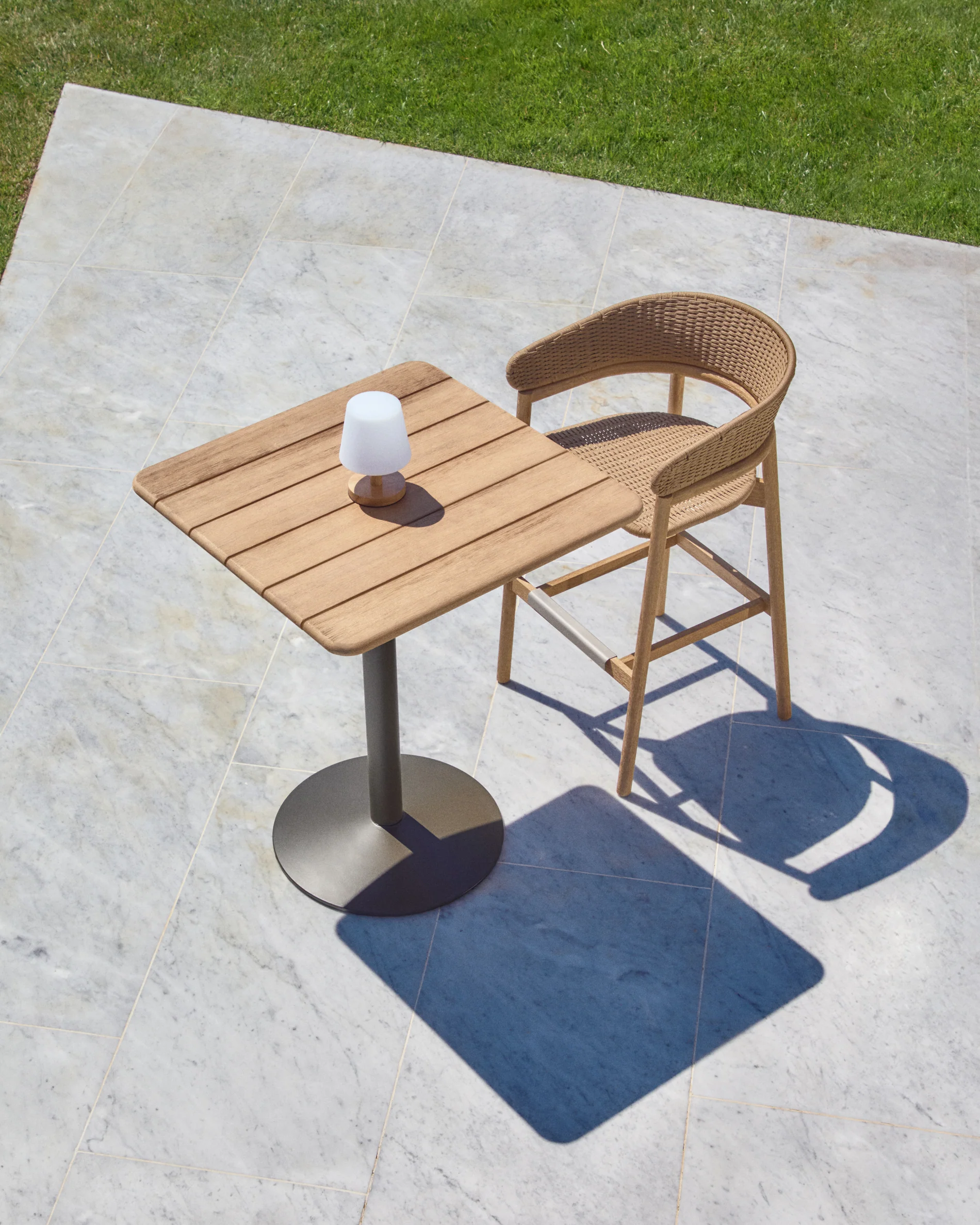 Esilda outdoor tall table with FSC 100% acacia top 80x80cm and green steel base Ø55x96cm