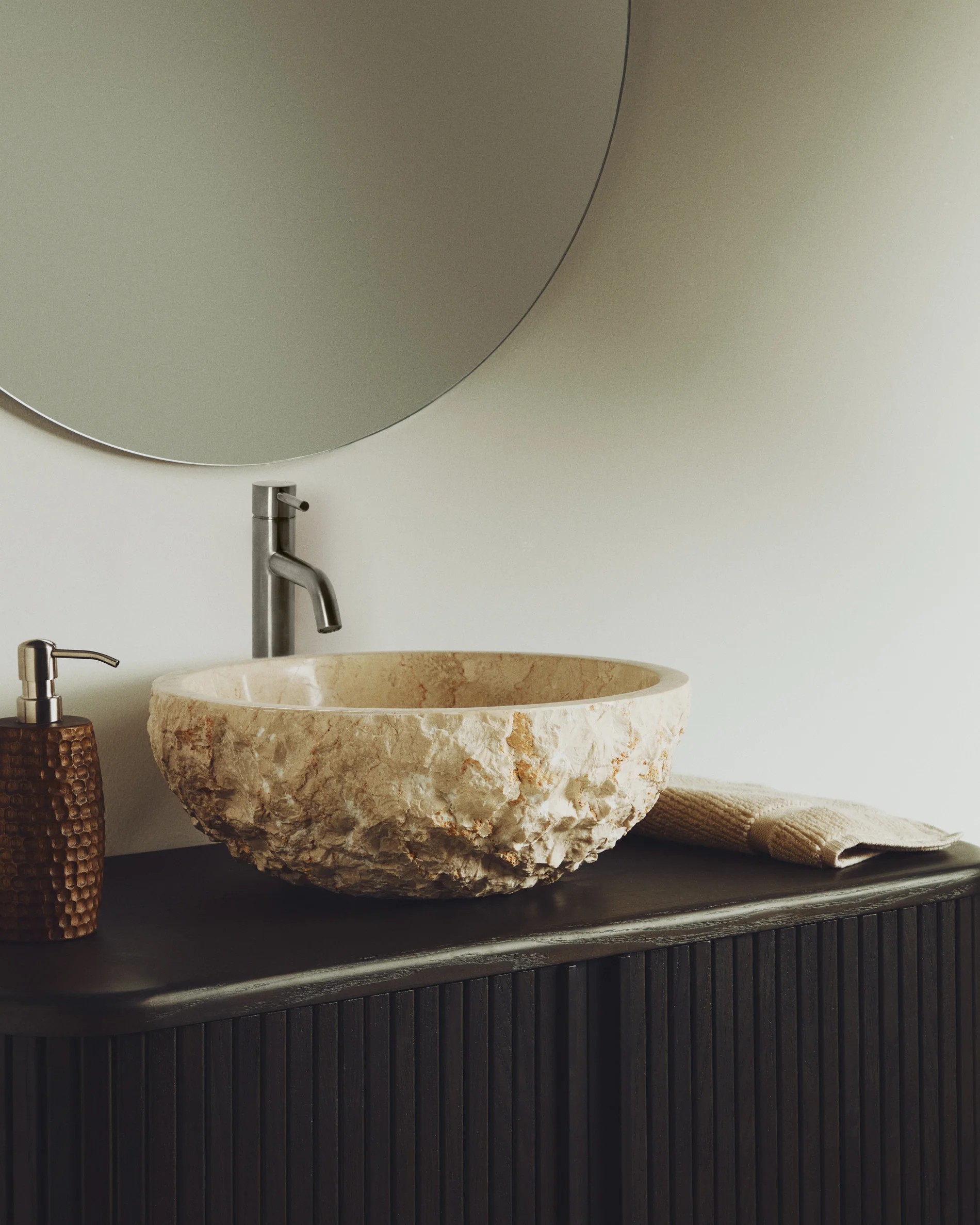 Orvane beige marble countertop washbasin Ø 40cm