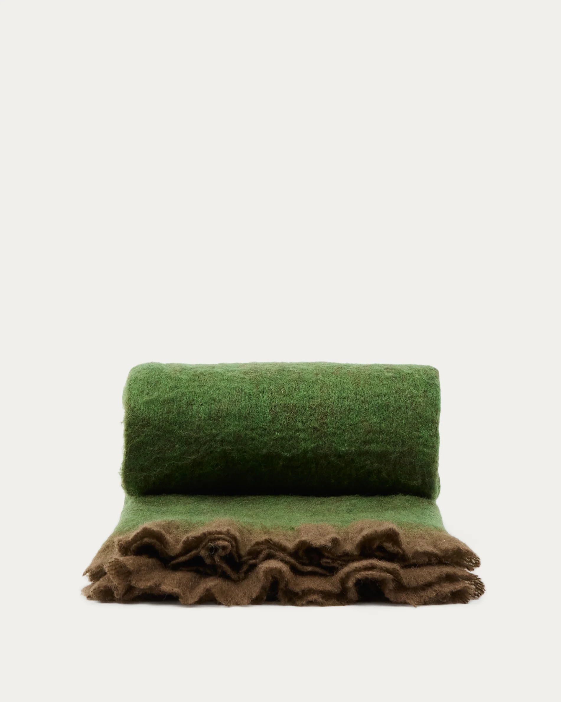 Odelna wool and acrylic throw with ruffles in green 130 x 170 cm