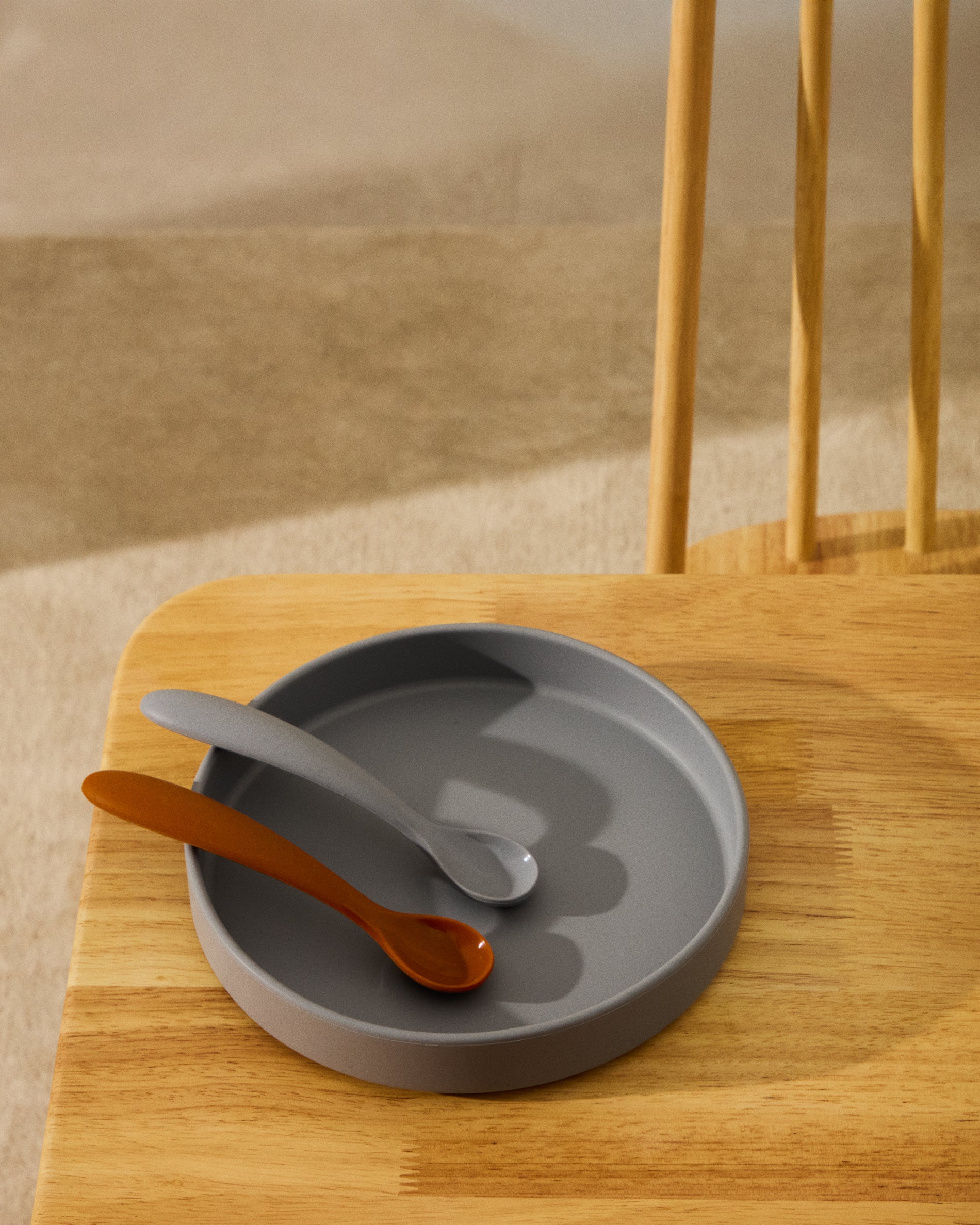 Lili set of two spoons in orange and blue silicone