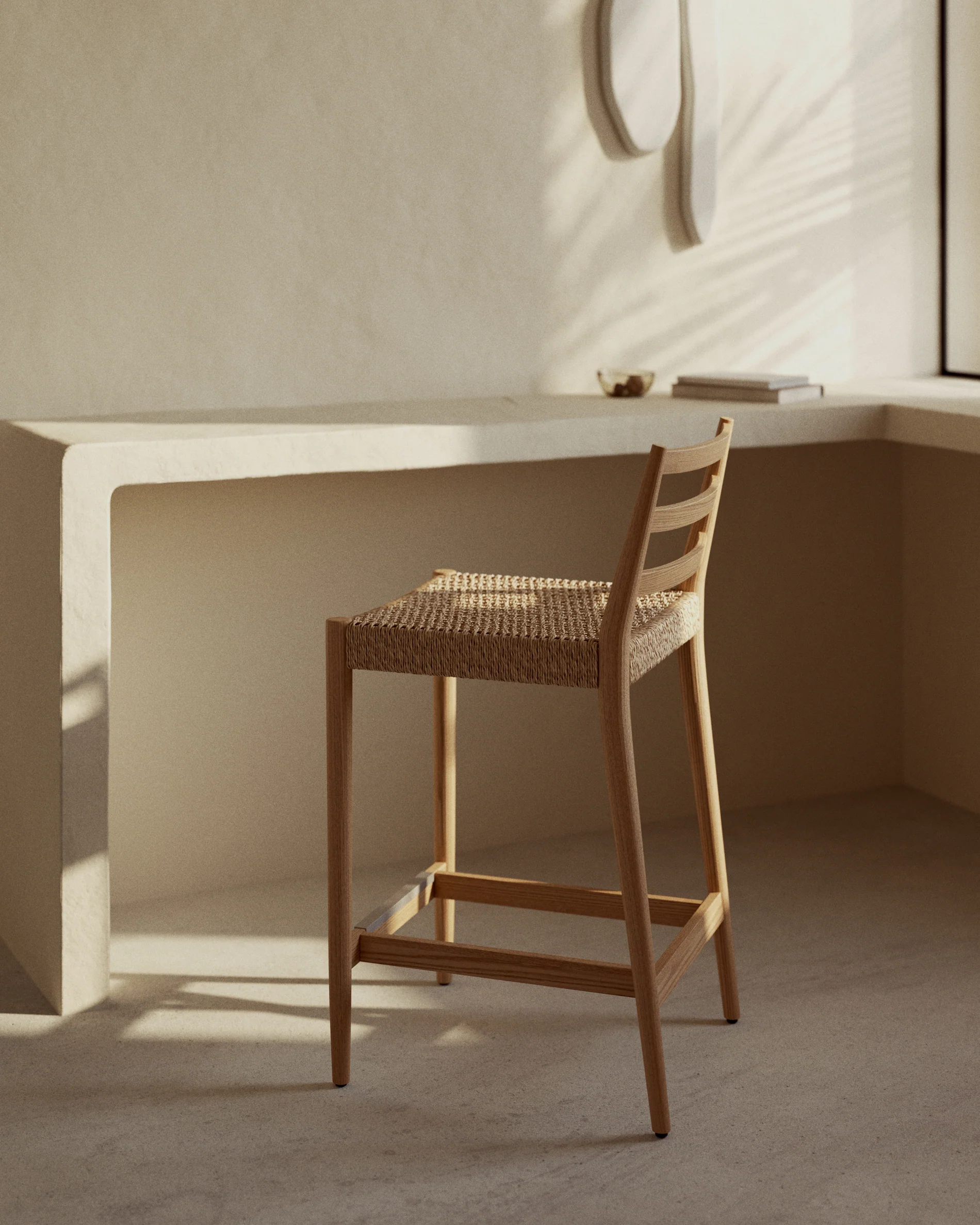 Analy stool backrest solid oak wood natural-tone finish and rope seat 65 cm FSC 100%.