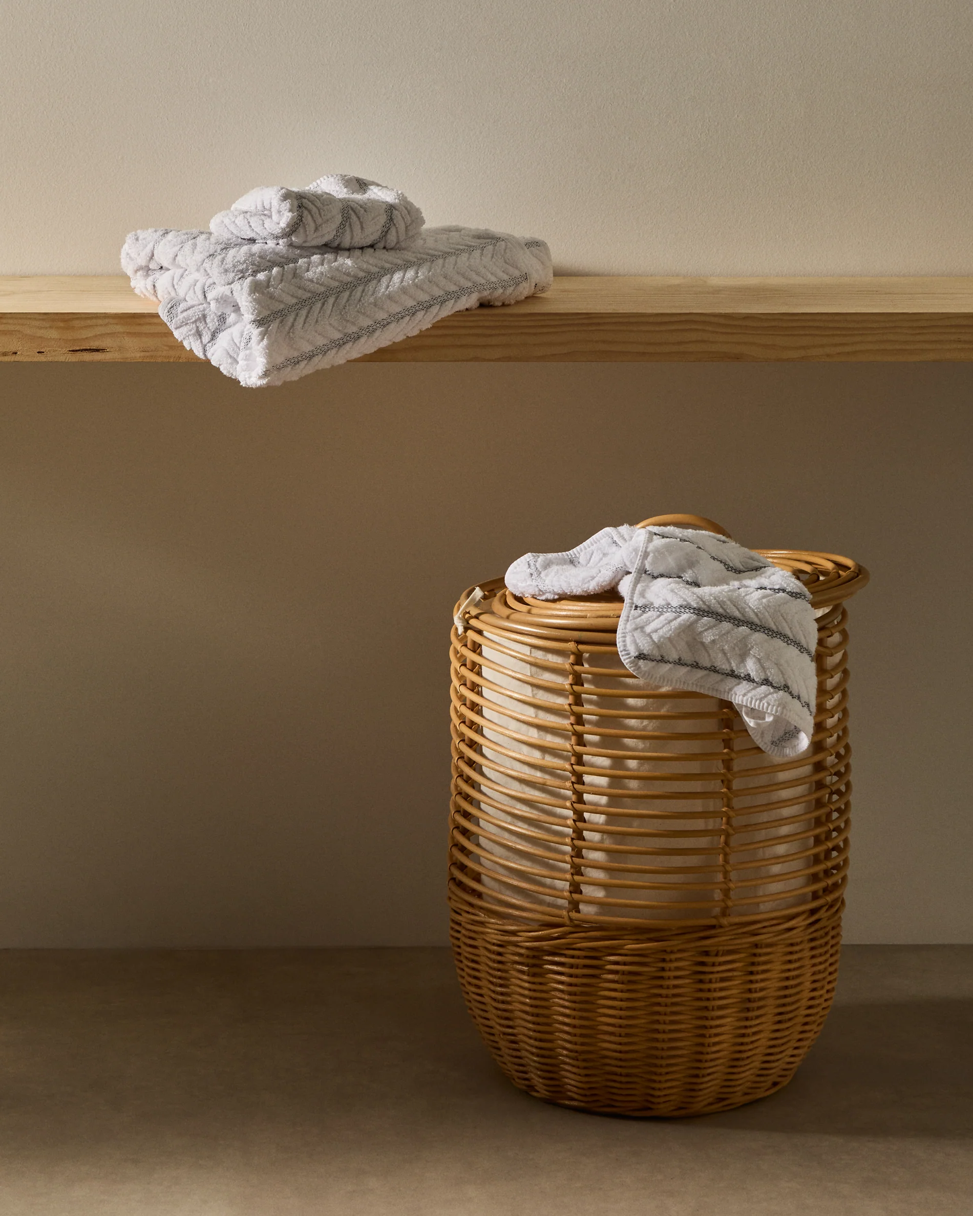 Liora rattan laundry basket 59cm