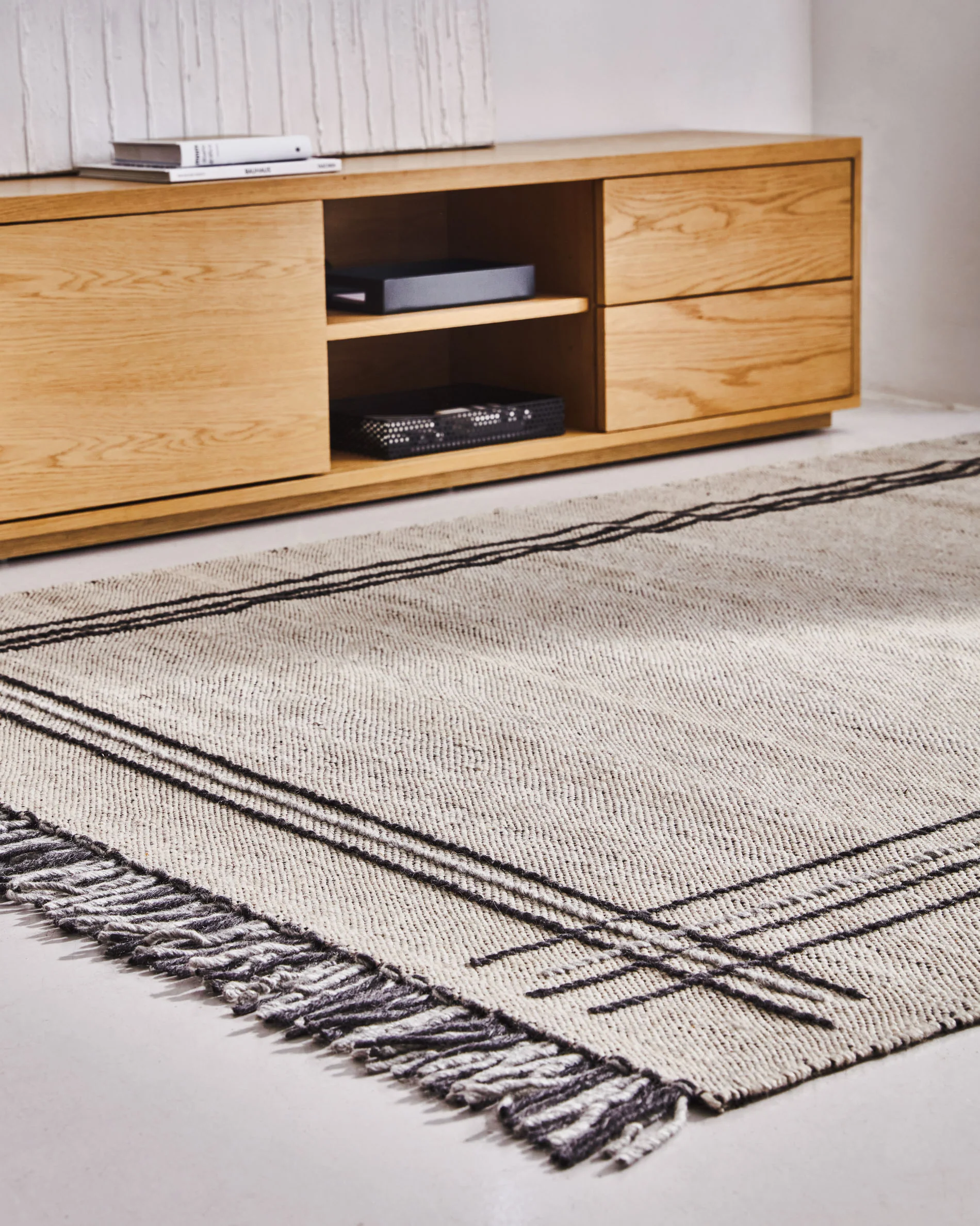 Eneo rug with beige and brown tassels, 160 x 230 cm
