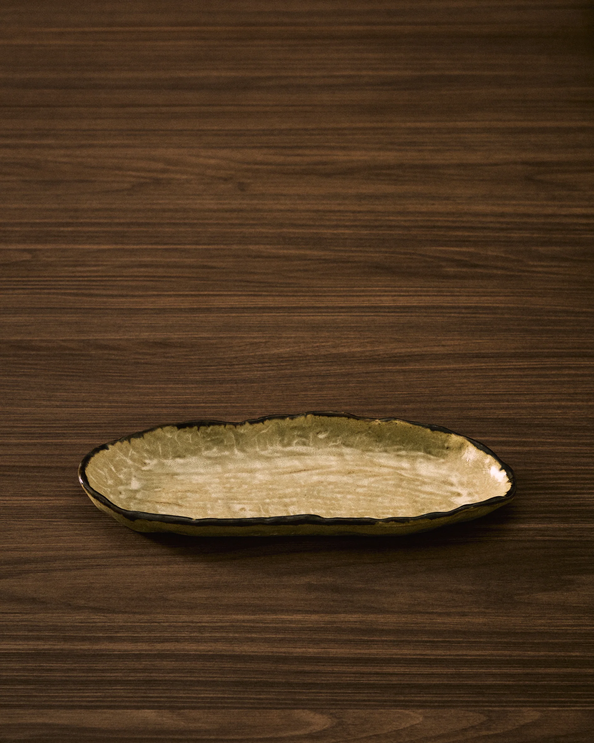 Abela tray in brown ceramic