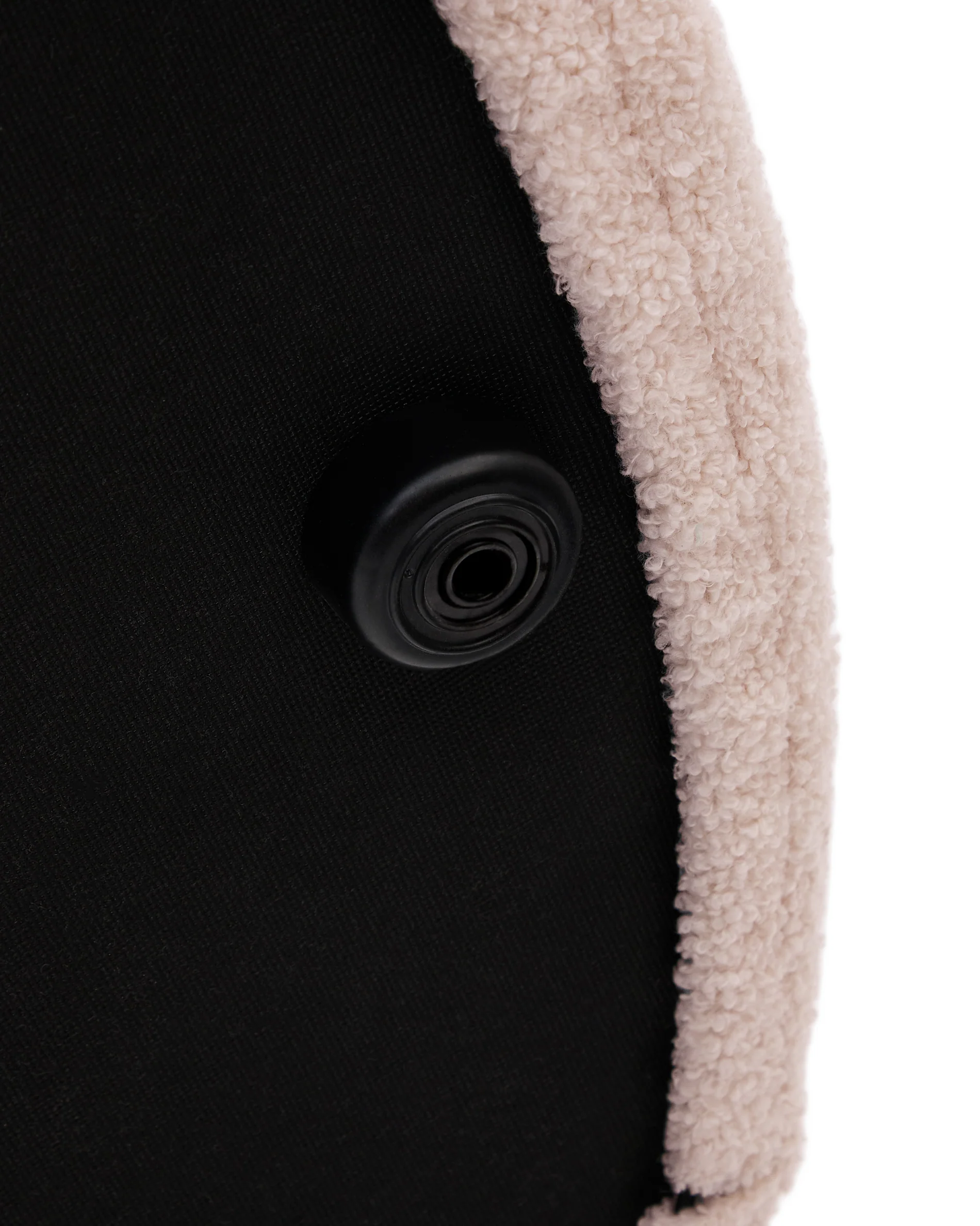 Kaeli footrest cover in pink bouclé Ø 90 cm