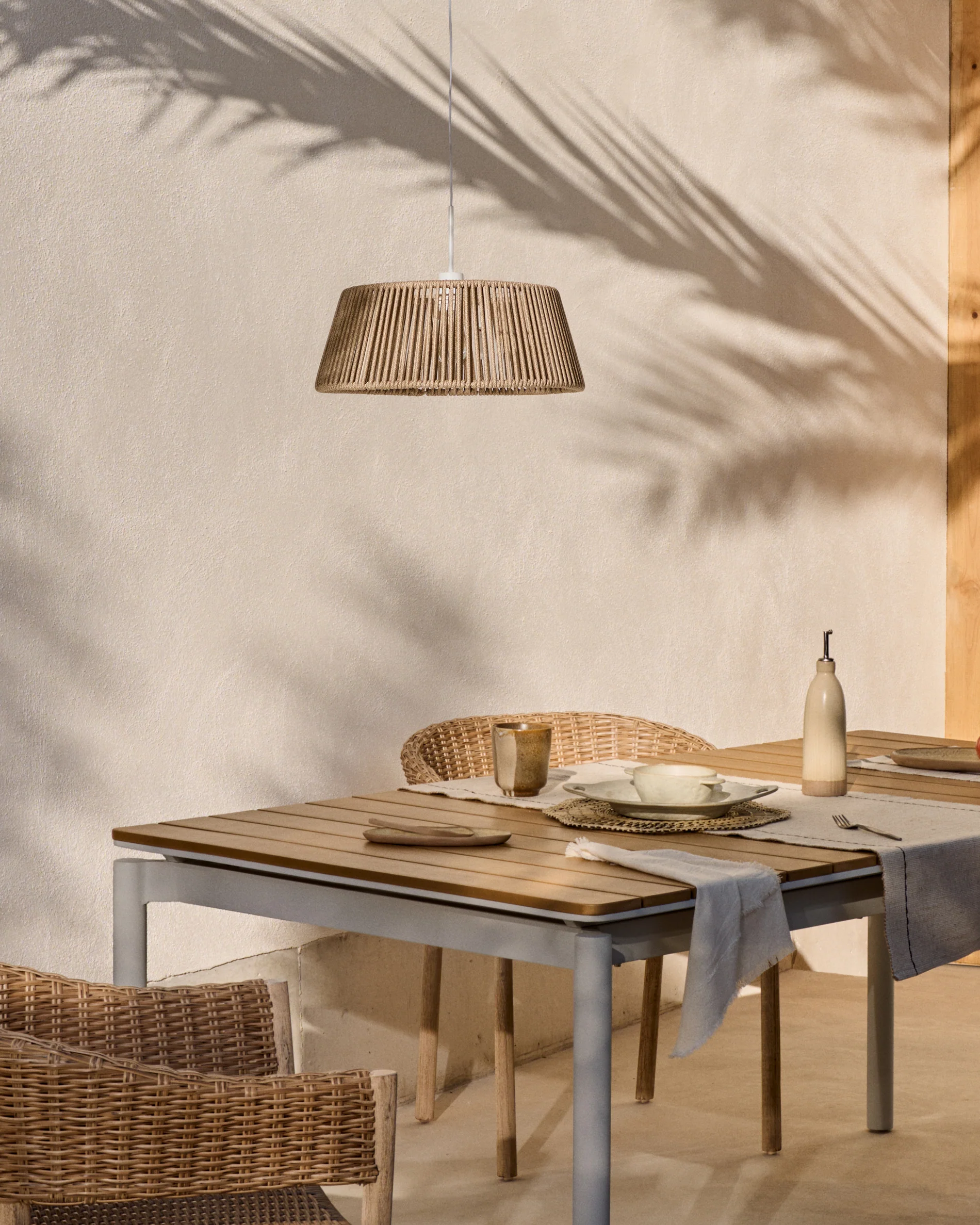 Canyelles outdoor extendable table in polywood and aluminium in light grey 140 (200) x 90cm