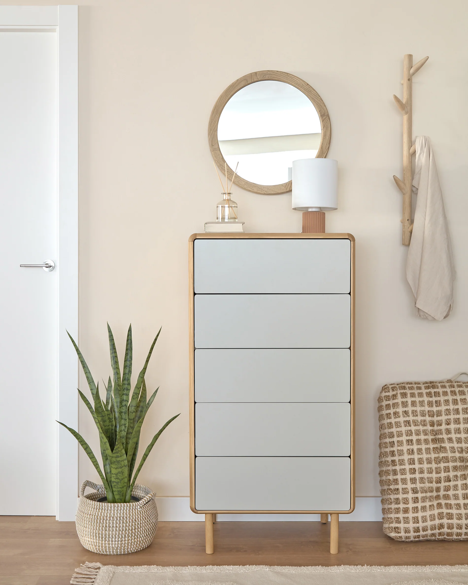 Anielle solid and ash veneer chest of five drawers 60 x 117 cm